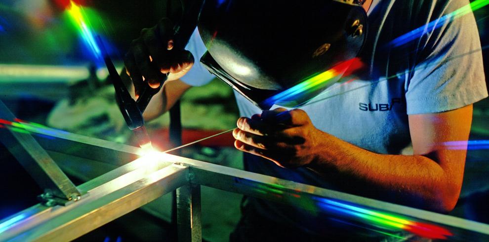 Trabajo de soldadura con los programas del Inaem