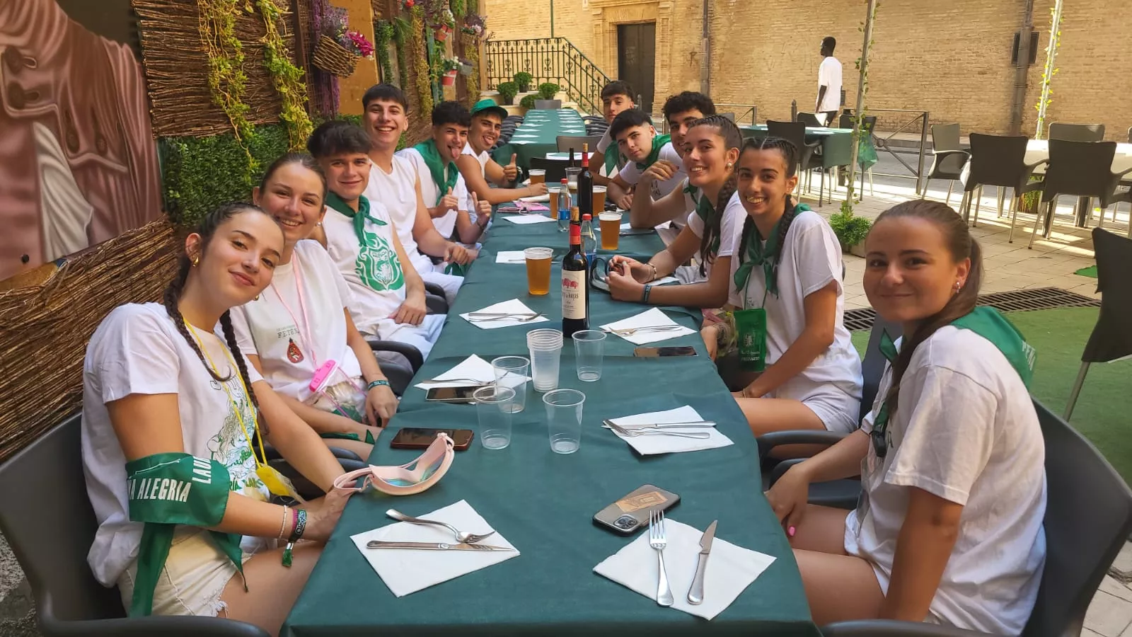 Almuerzos en las horas previas a San Lorenzo 2025