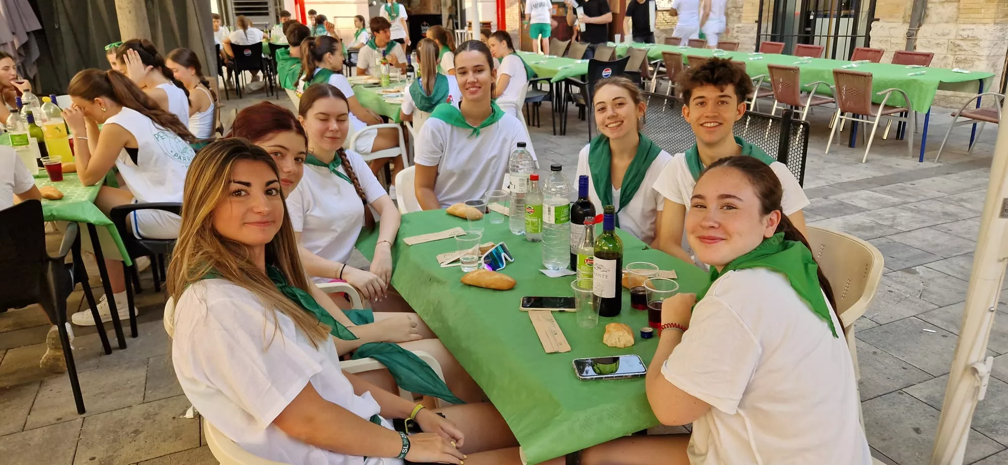 Almuerzos en las horas previas a San Lorenzo 2025