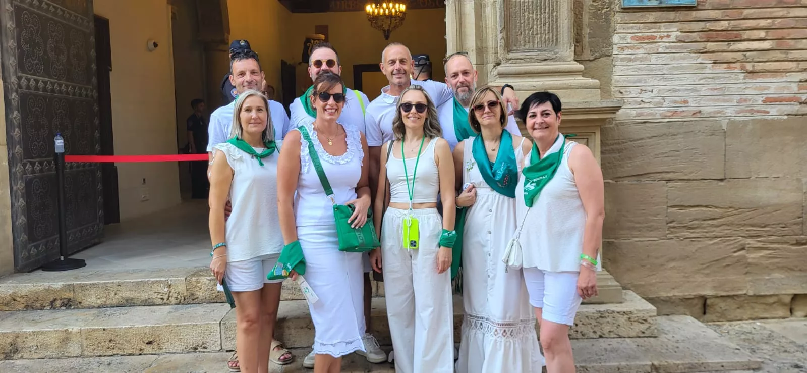 Prolegómenos de San Lorenzo con la Plaza de la Catedral llenándose