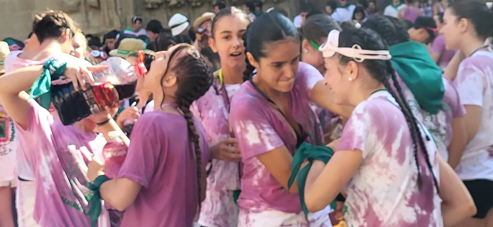 Prolegómenos de San Lorenzo con la Plaza de la Catedral llenándose