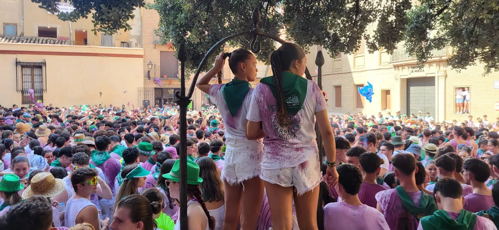 Prolegómenos de San Lorenzo con la Plaza de la Catedral llenándose