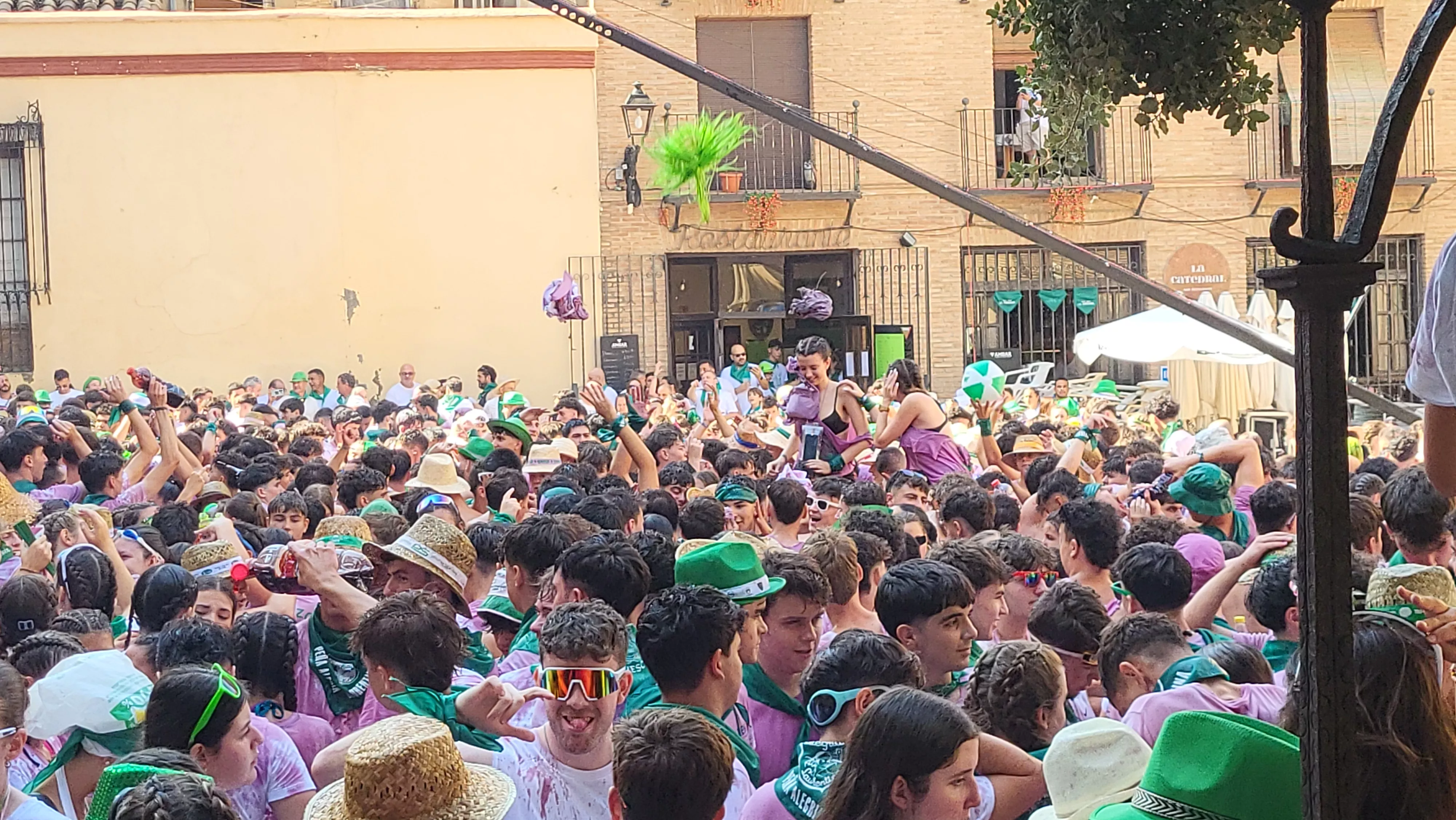 Cohete anunciador de las fiestas de San Lorenzo en Huesca. Foto Mercedes Manterola