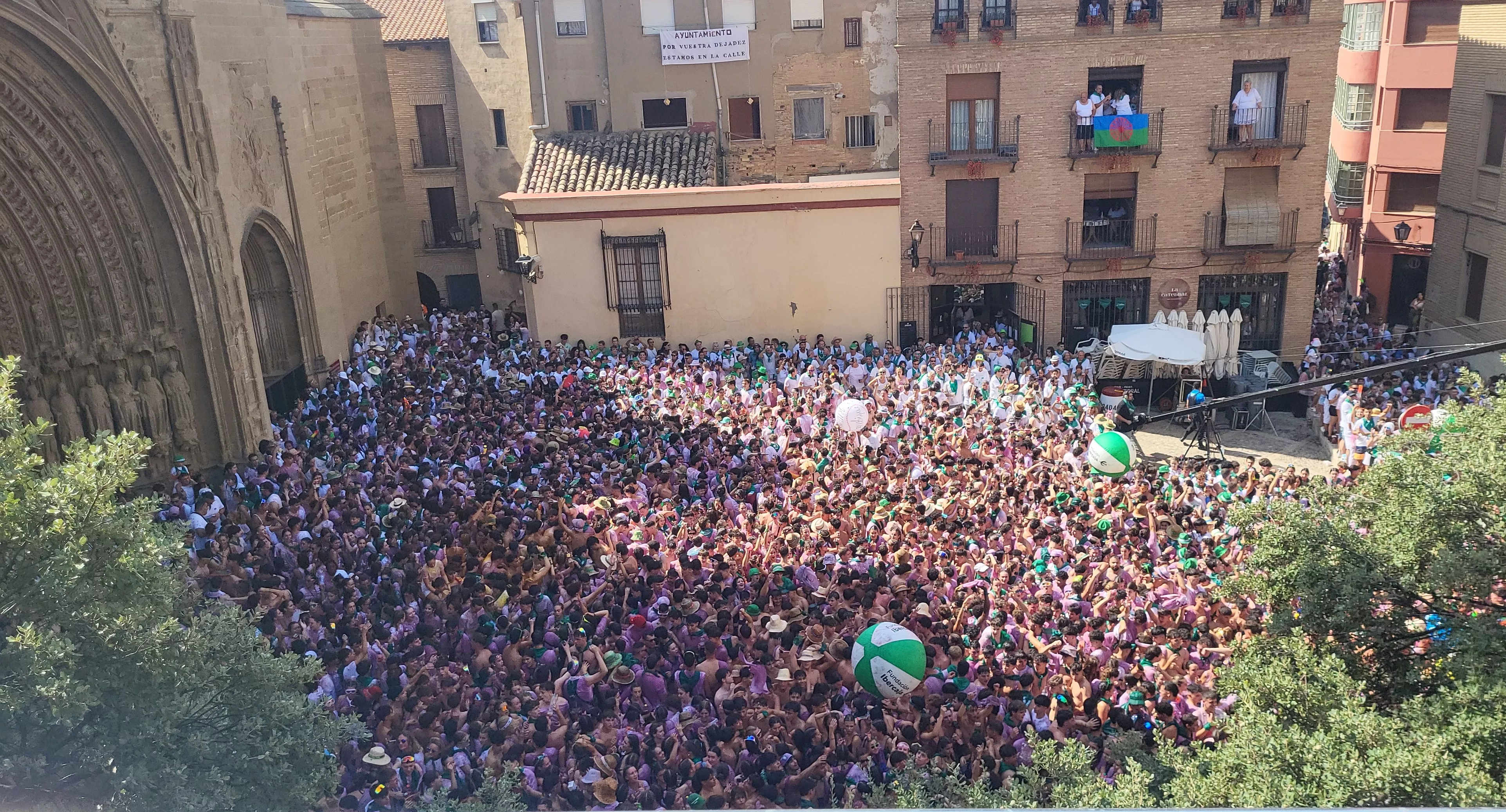 Cohete anunciador de las fiestas de San Lorenzo en Huesca. Foto Mercedes Manterola