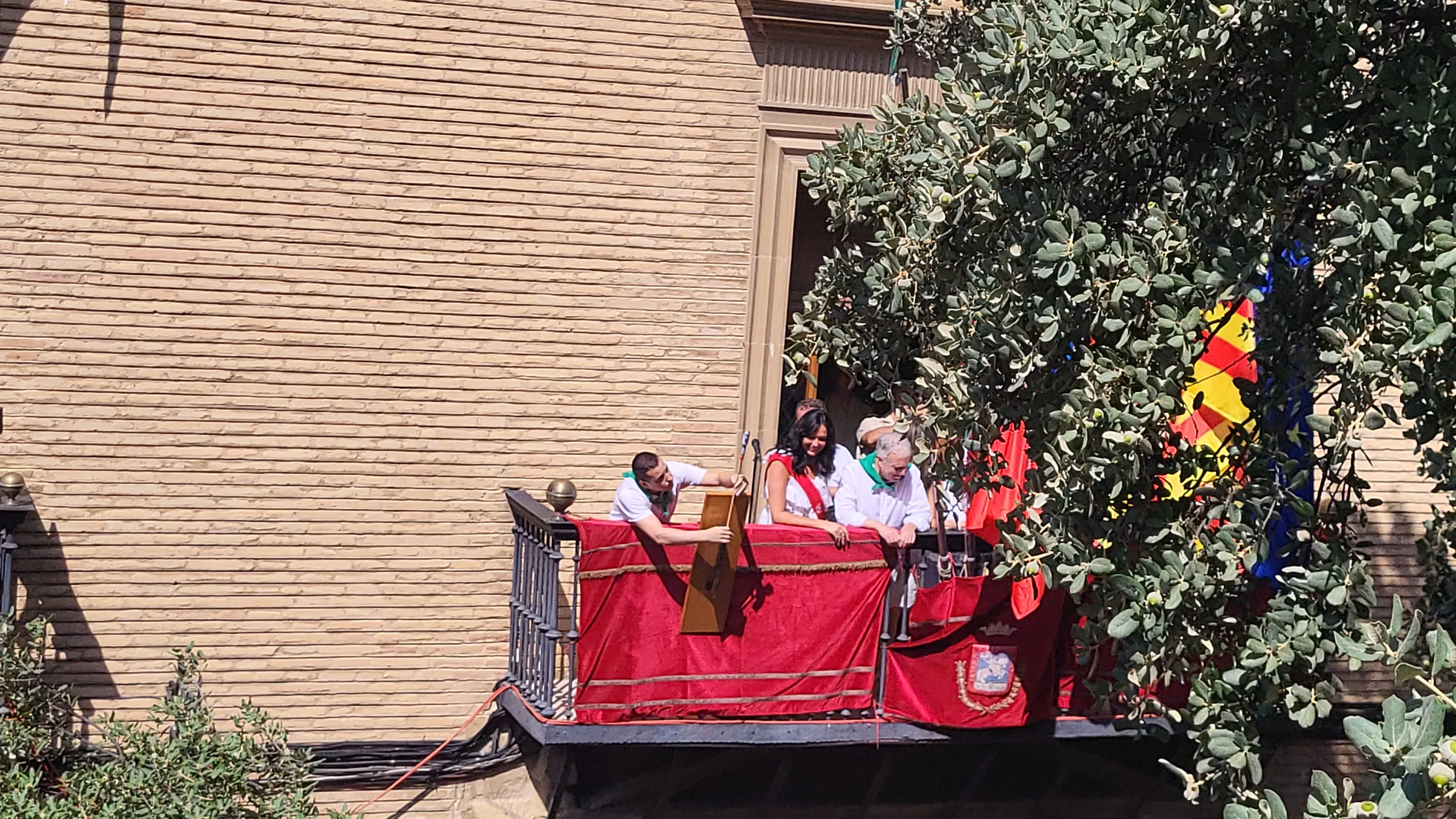 Cohete anunciador de las fiestas de San Lorenzo en Huesca. Foto Mercedes Manterola
