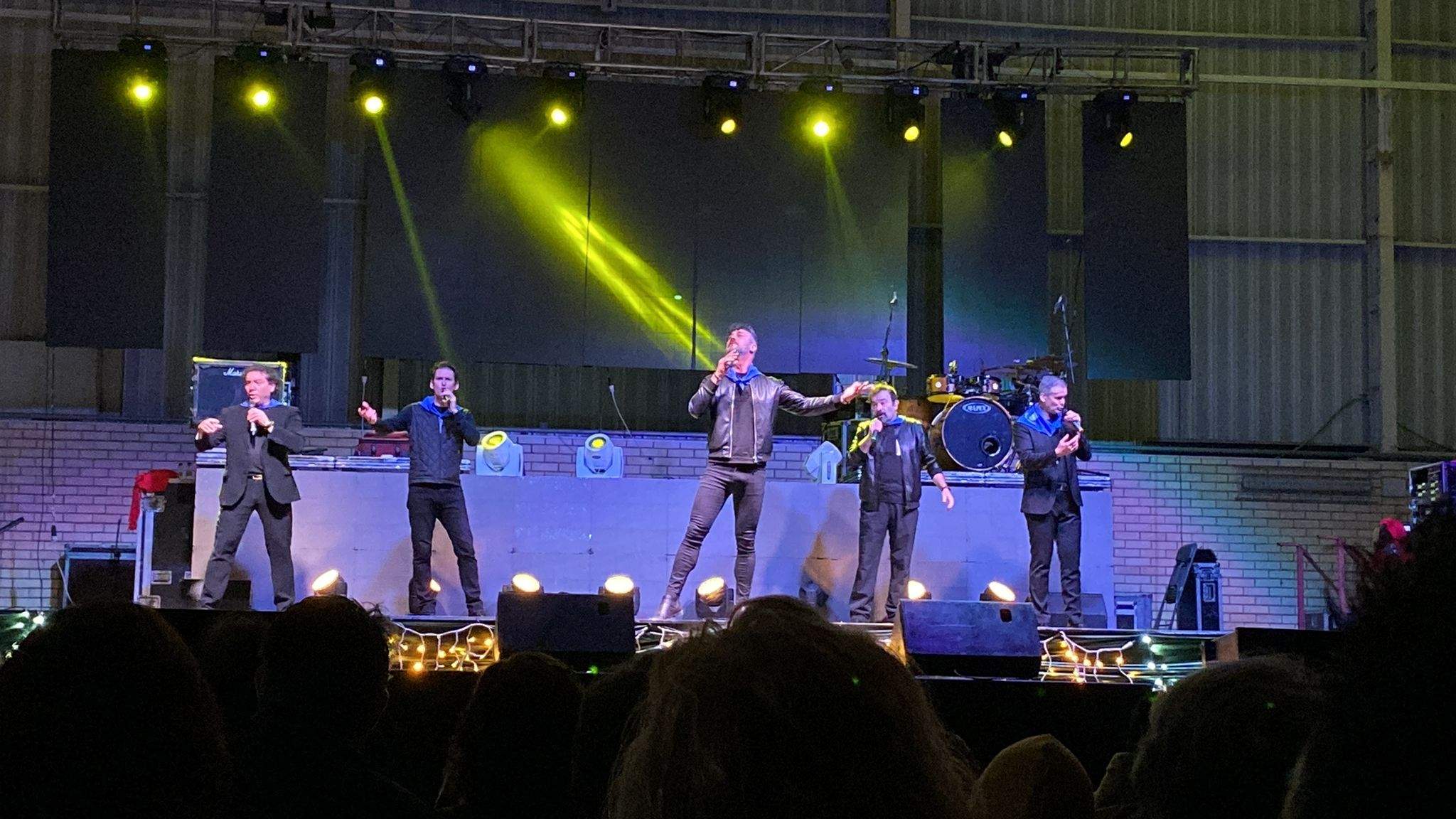 Actuación de b vocal con A Capella Contigo