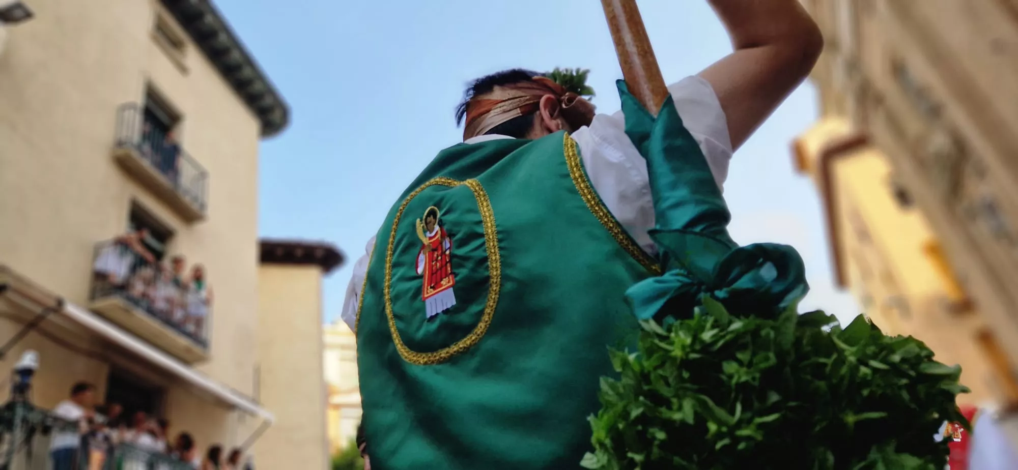 Actuación de los Danzantes en la plaza de San Lorenzo. Foto Myriam Martínez