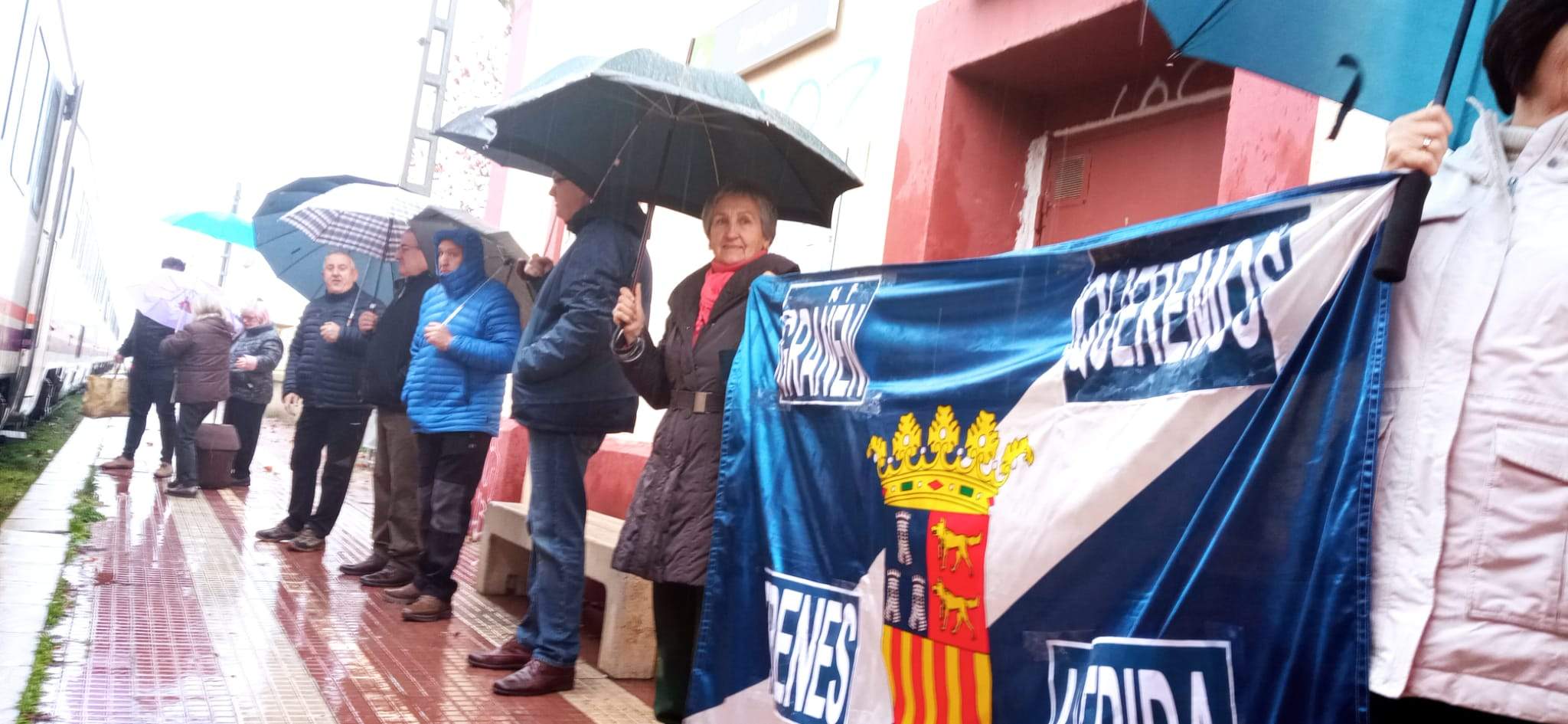 Concentración por el tren hasta Lérida en Grañén