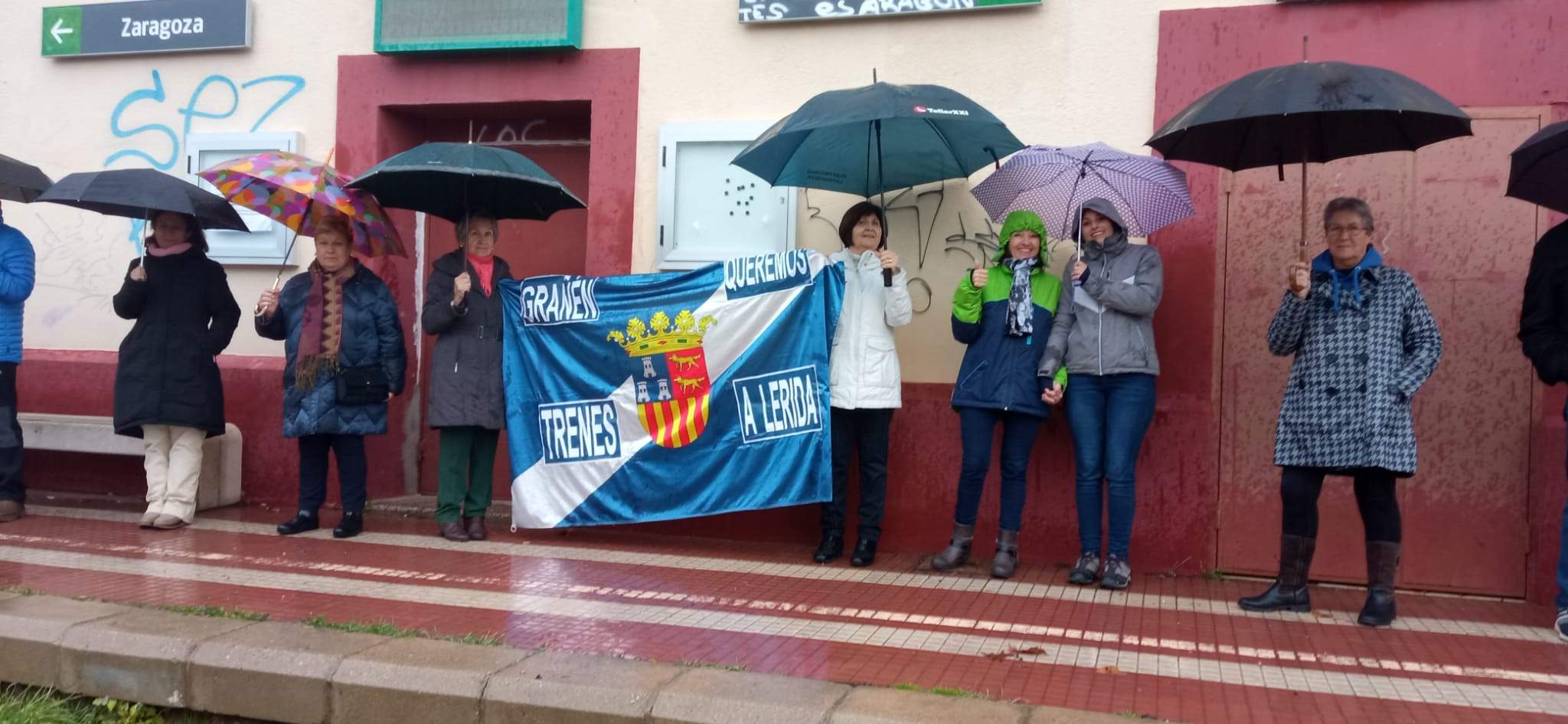 Concentración por el tren hasta Lérida en Grañén