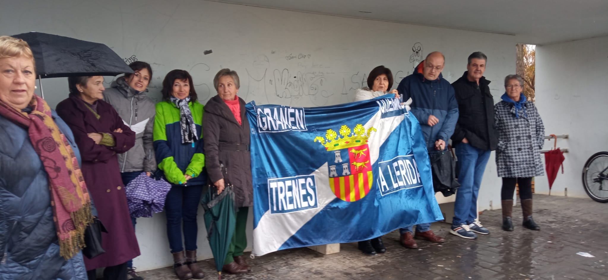 Concentración por el tren hasta Lérida en Grañén