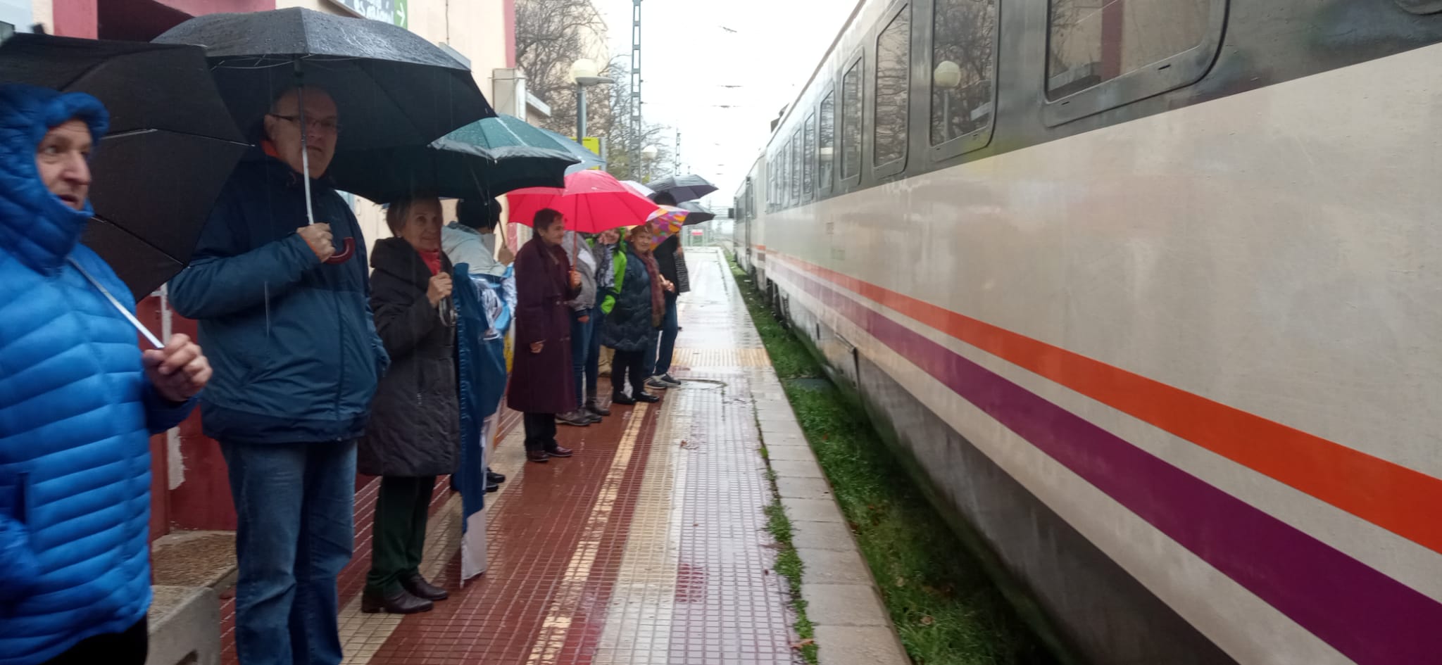 Concentración por el tren hasta Lérida en Grañén