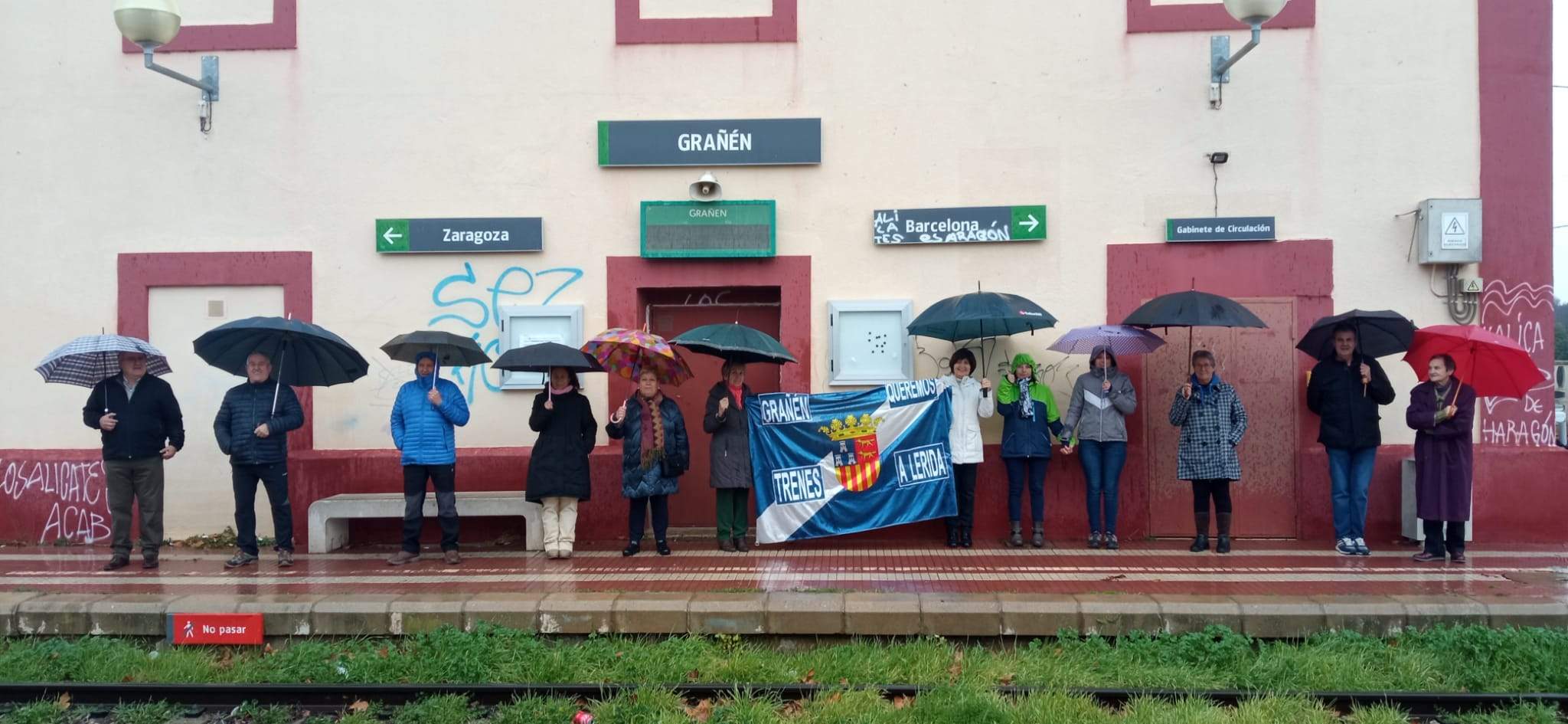 Concentración por el tren hasta Lérida en Grañén