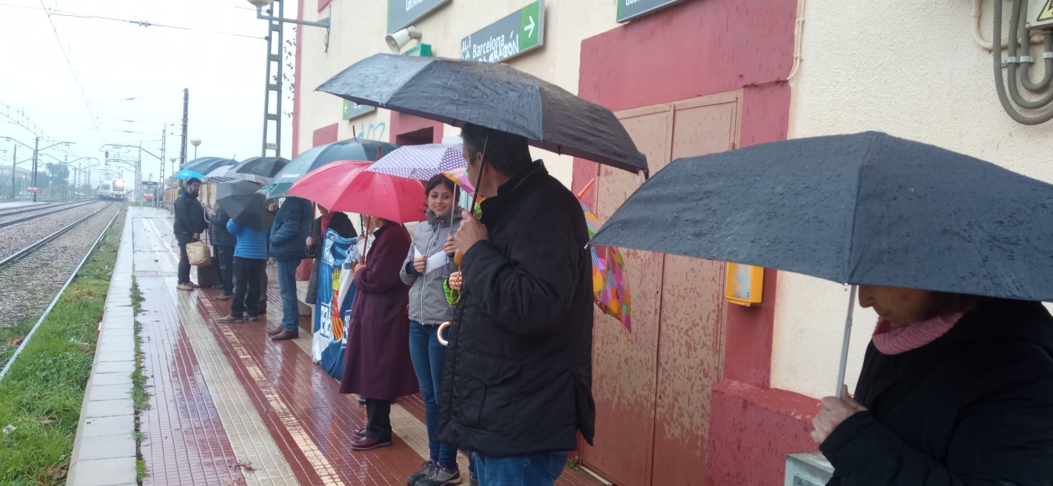 Concentración por el tren hasta Lérida en Grañén