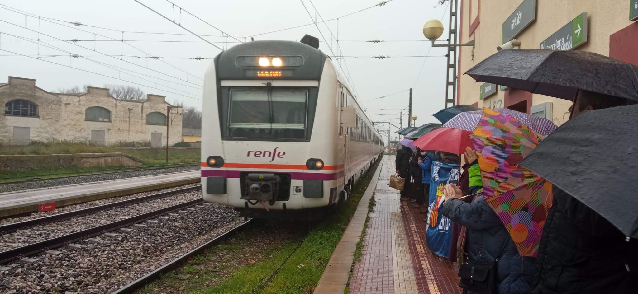 Concentración por el tren hasta Lérida en Grañén