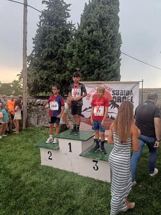 Carreras Inantiles Subida a Oroel. Foto Eva Torronteras 