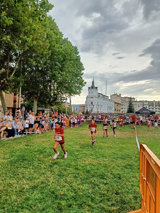 Carreras Inantiles Subida a Oroel. Foto Eva Torronteras