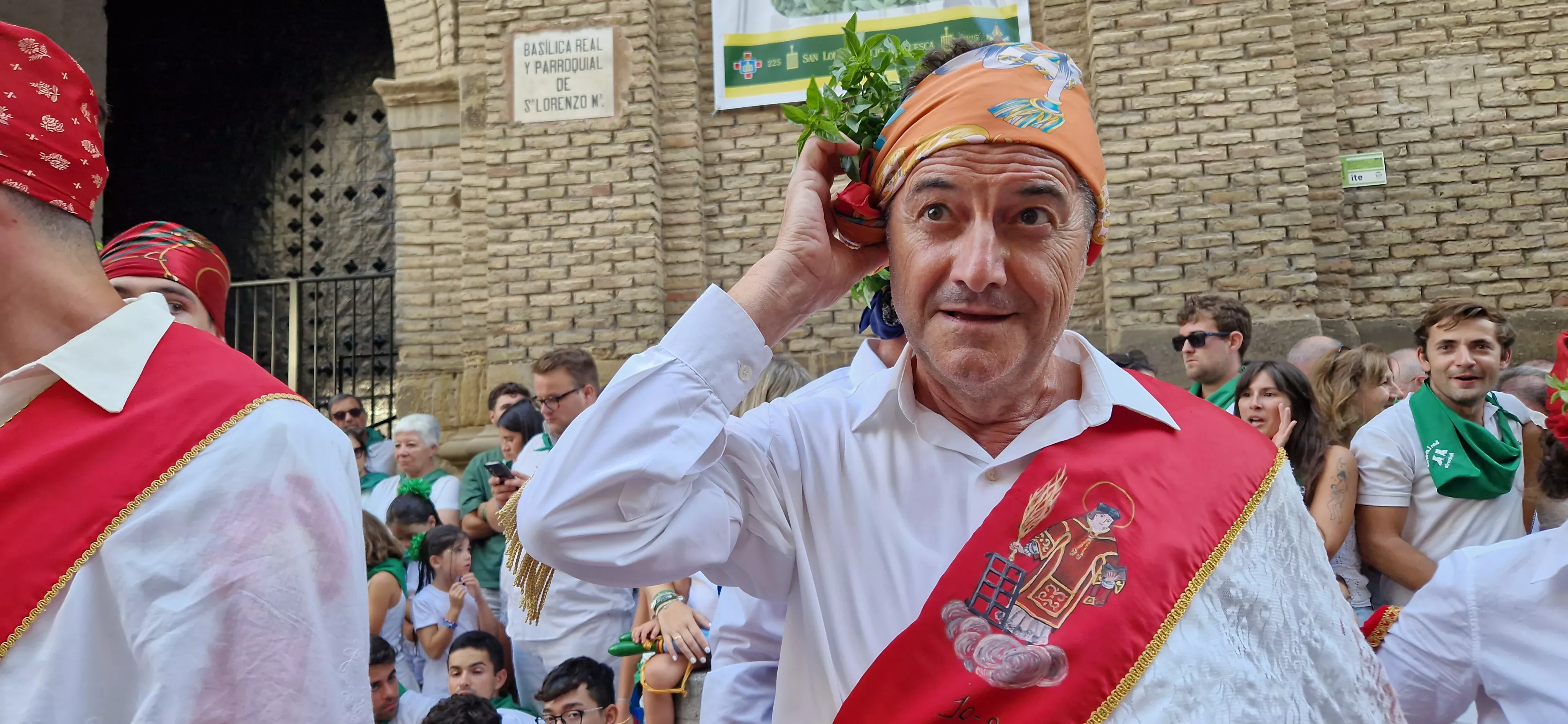 Actuación de los Danzantes en la plaza de San Lorenzo. Foto Myriam Martínez