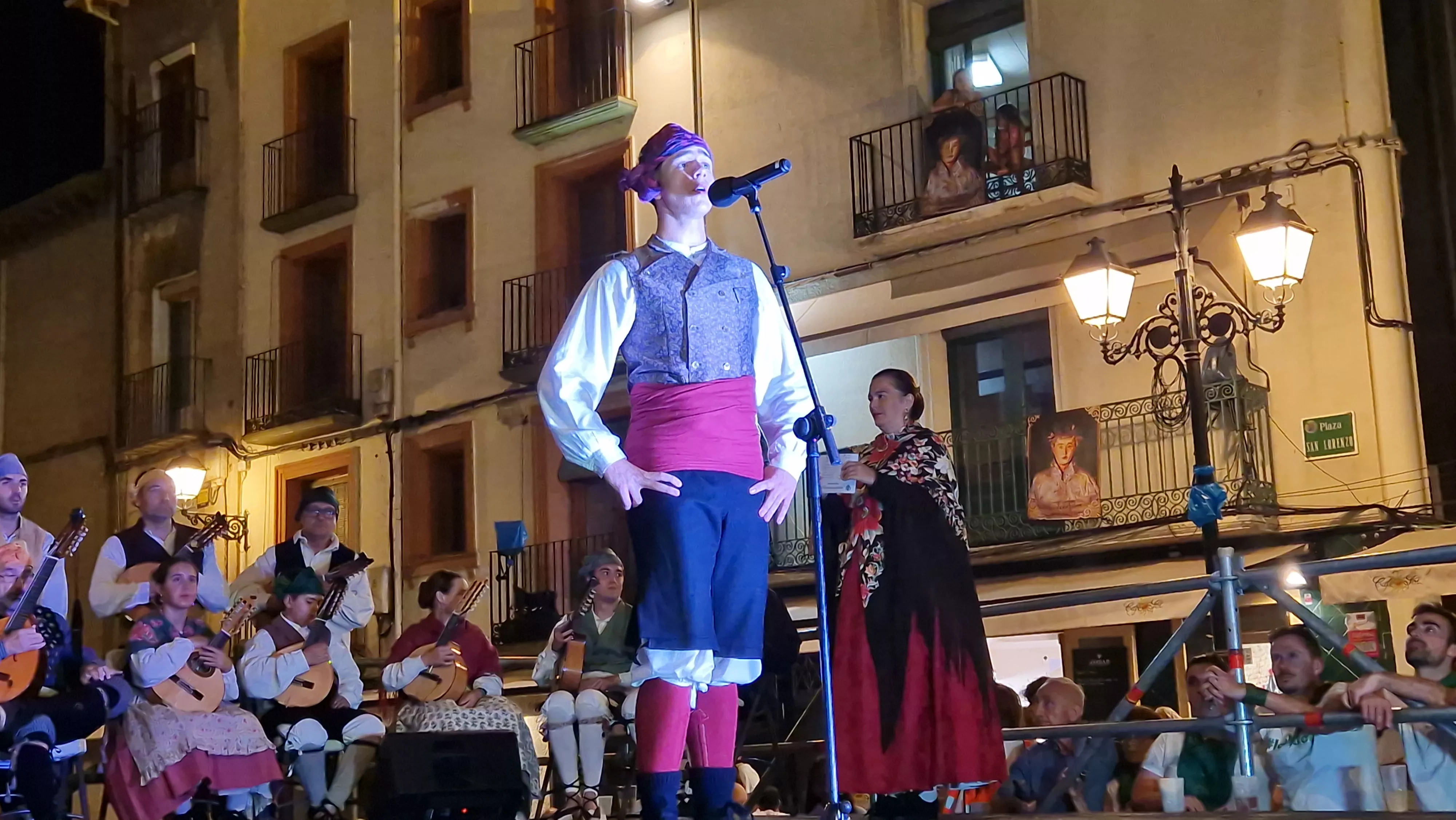 Actuación de Santa Cecilia en la Ronda al Santo. Foto Myriam Martínez 