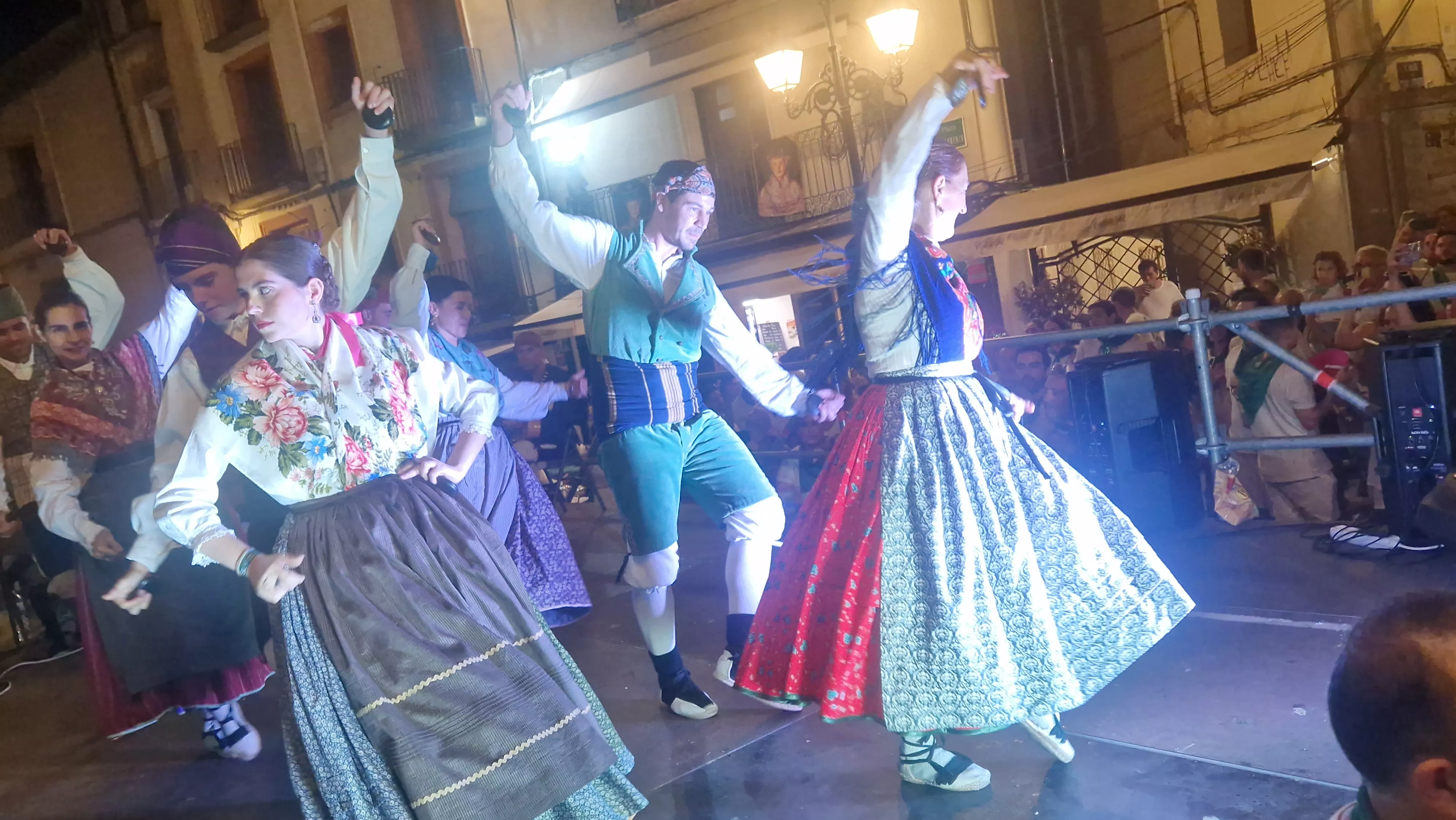 Actuación de Santa Cecilia en la Ronda al Santo. Foto Myriam Martínez 