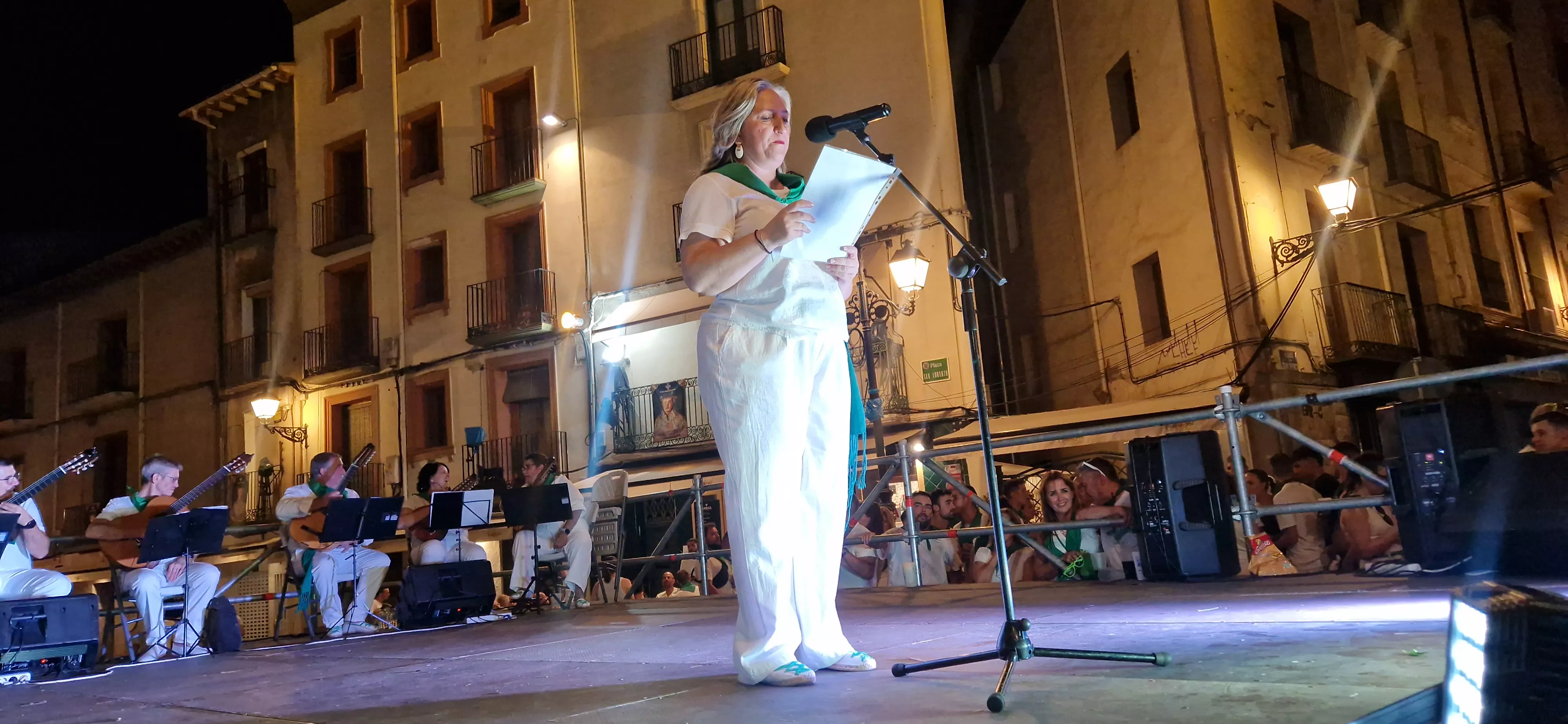 Actuación de Estirpe de Aragonia, en la Ronda al Santo. Foto Myriam Martínez 