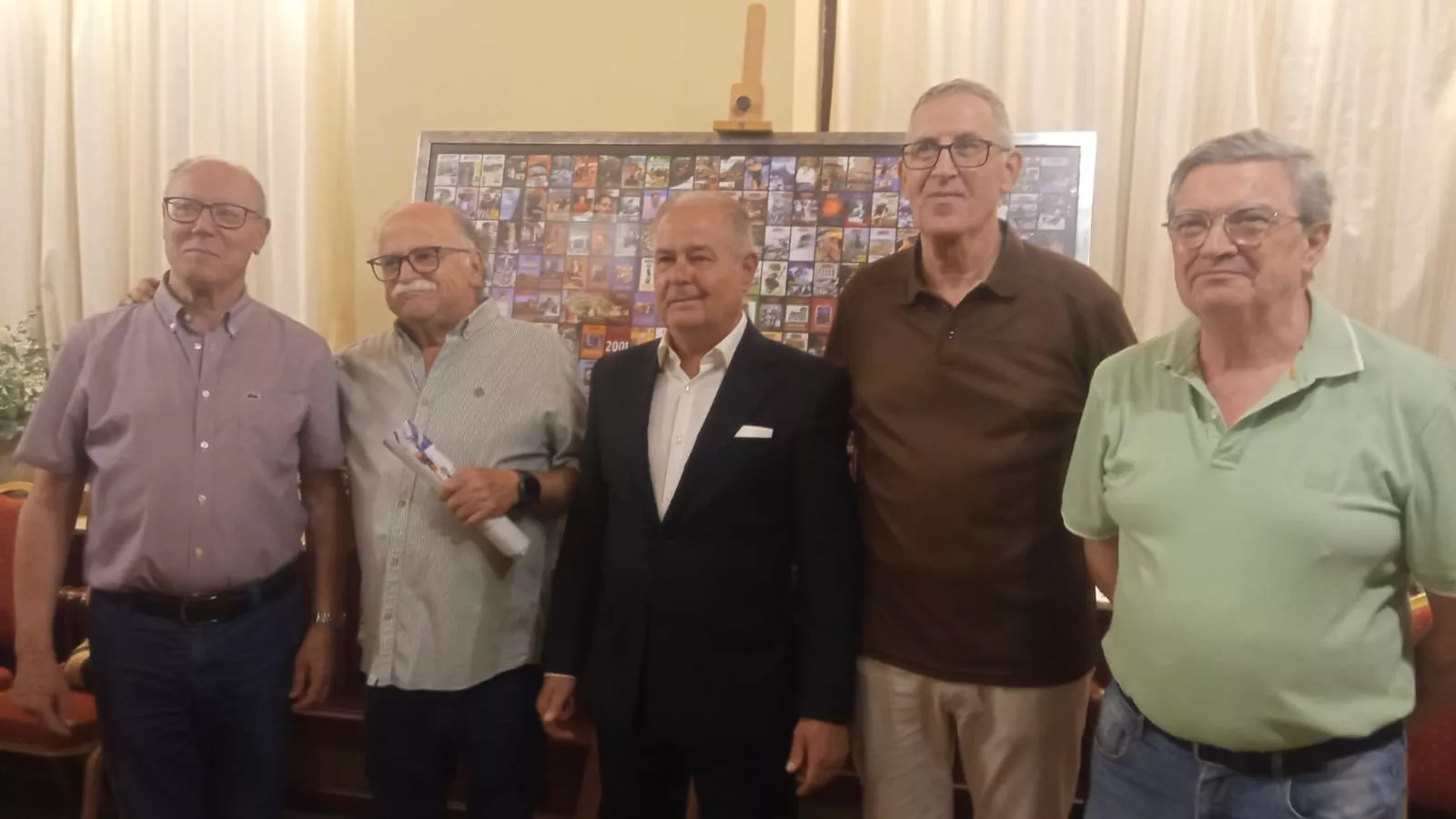 José María Nasarre, José Martín Retortillo, José Antonio Bellosta, José María Pardina y Fernando Alvira en el brindis por el número 300 de 4Esquinas