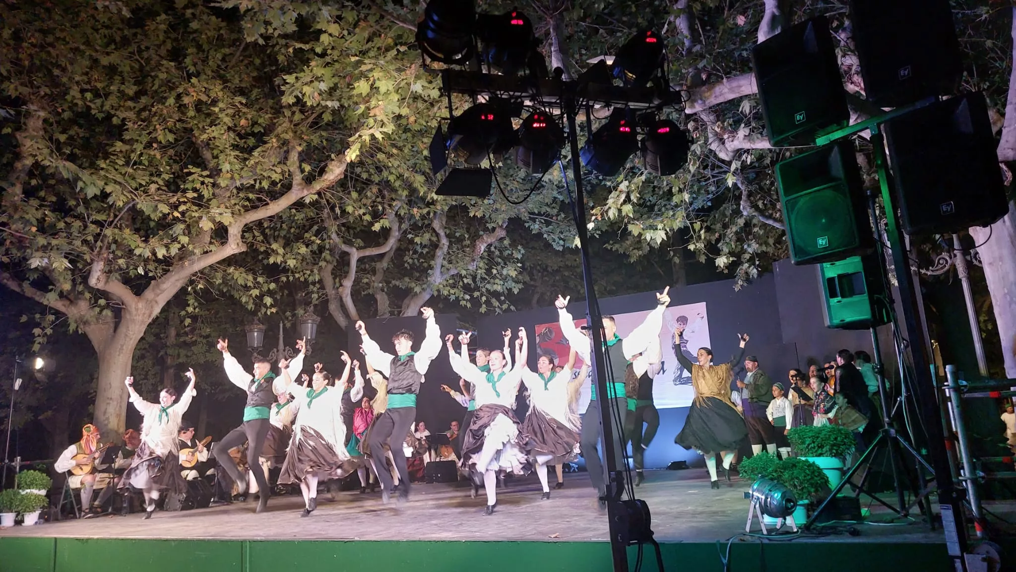  Elenco en el Parque Miguel Servet