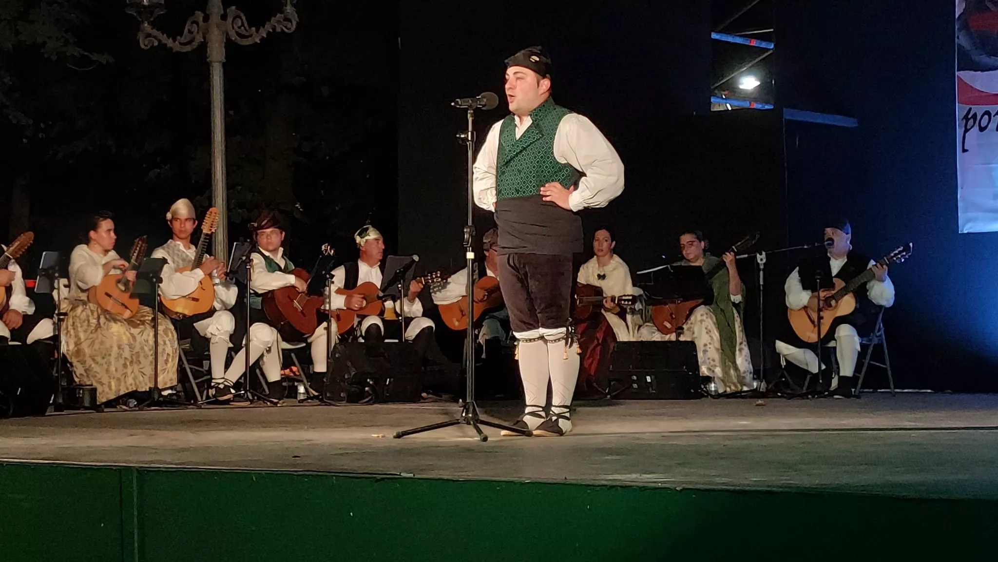 Elenco en el Parque Miguel Servet