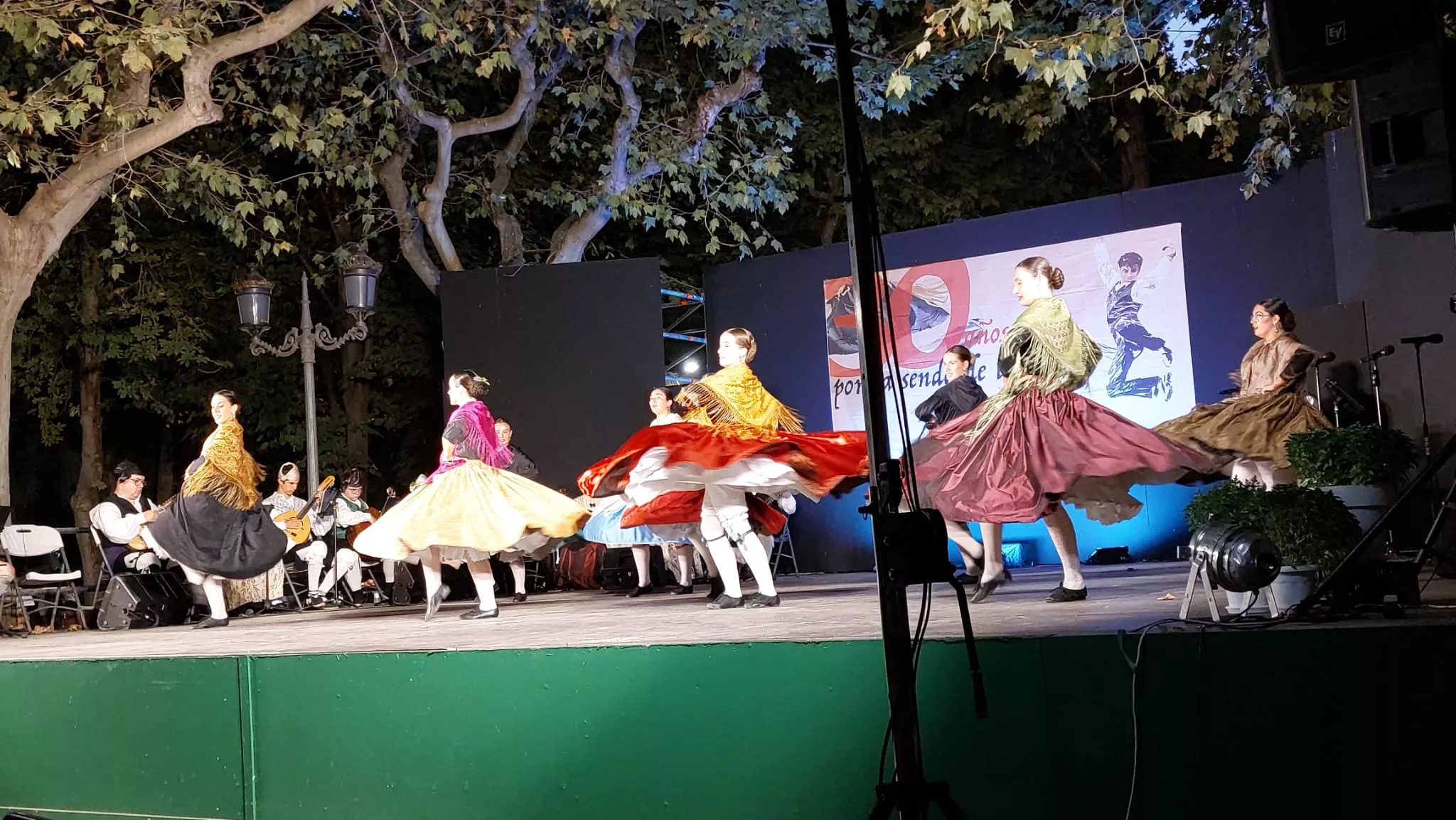  Elenco en el Parque Miguel Servet