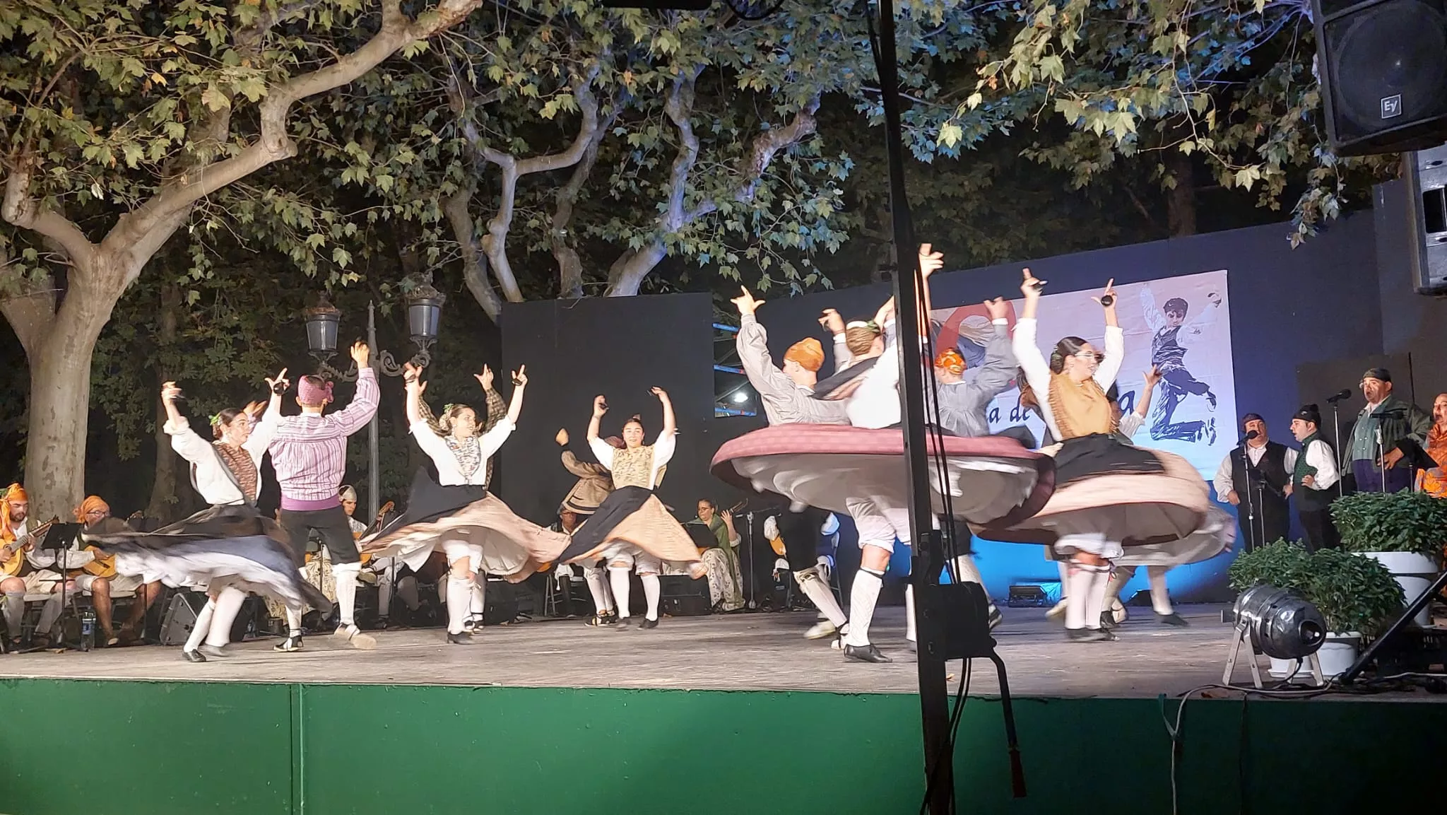  Elenco en el Parque Miguel Servet