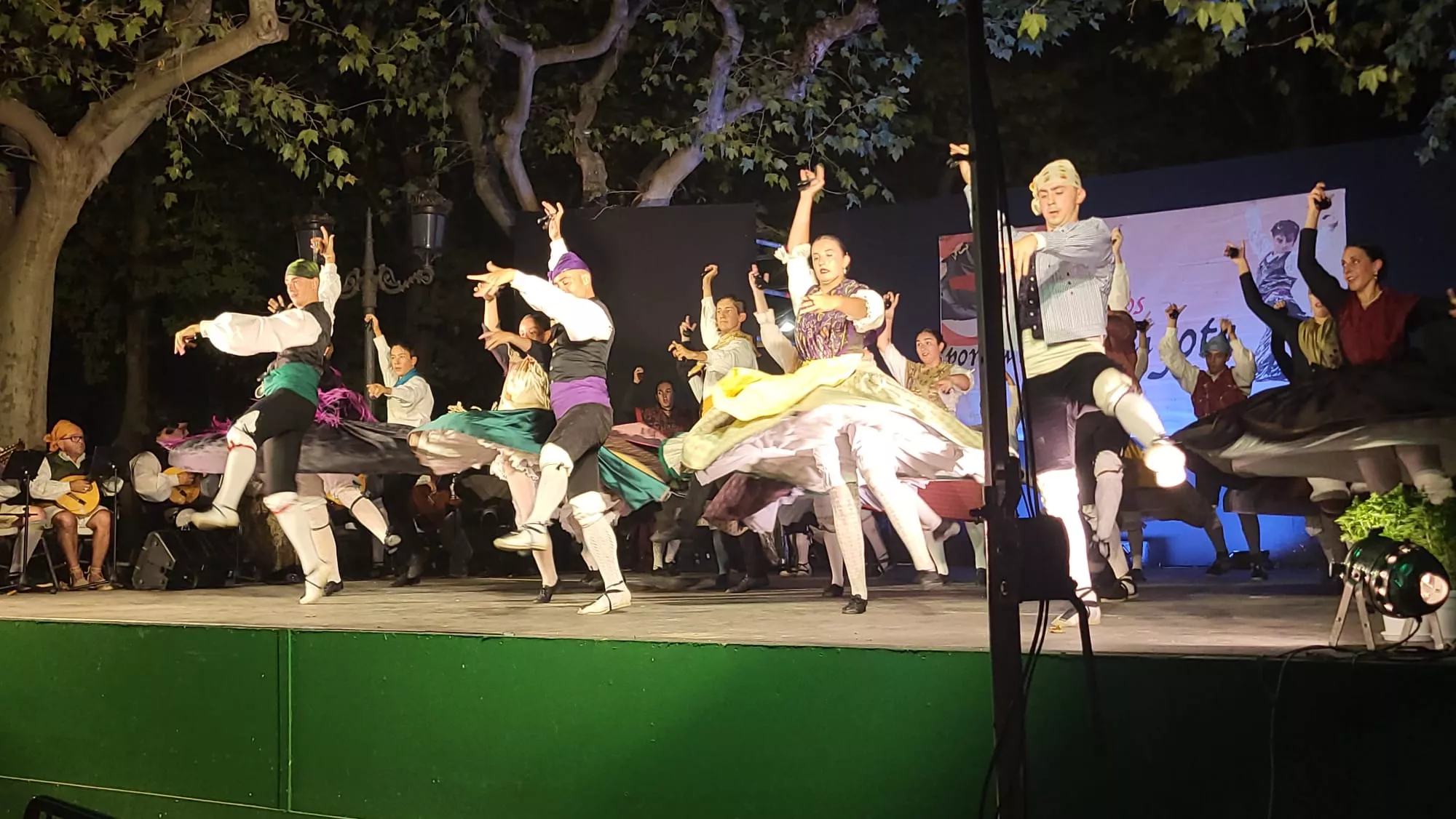  Elenco en el Parque Miguel Servet