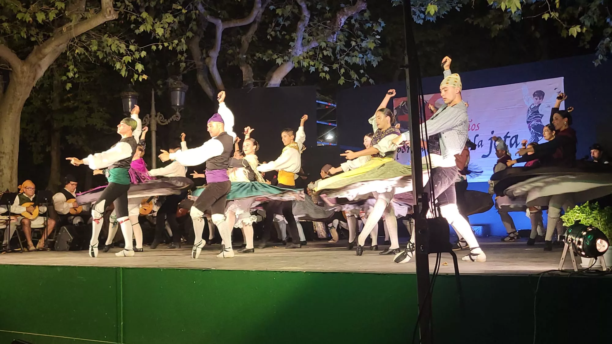  Elenco en el Parque Miguel Servet