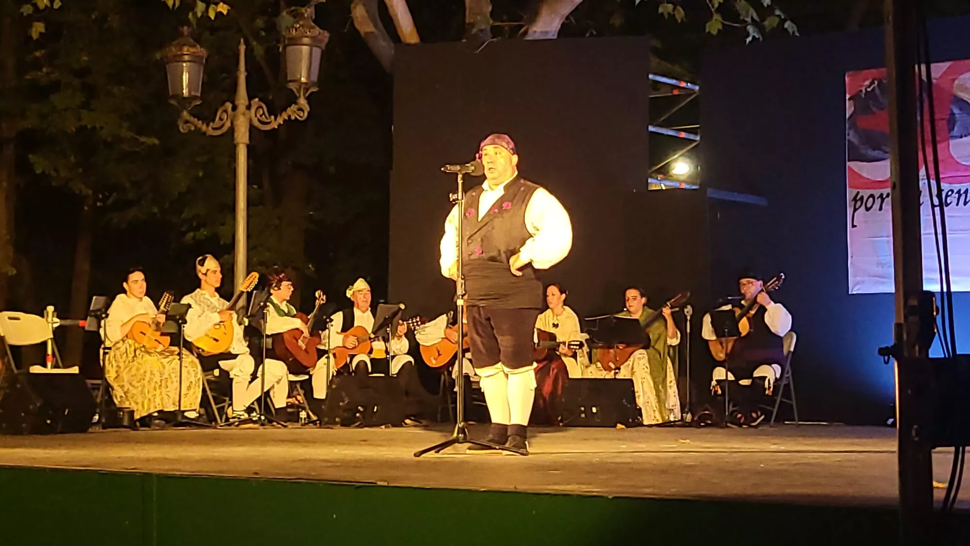  Elenco en el Parque Miguel Servet