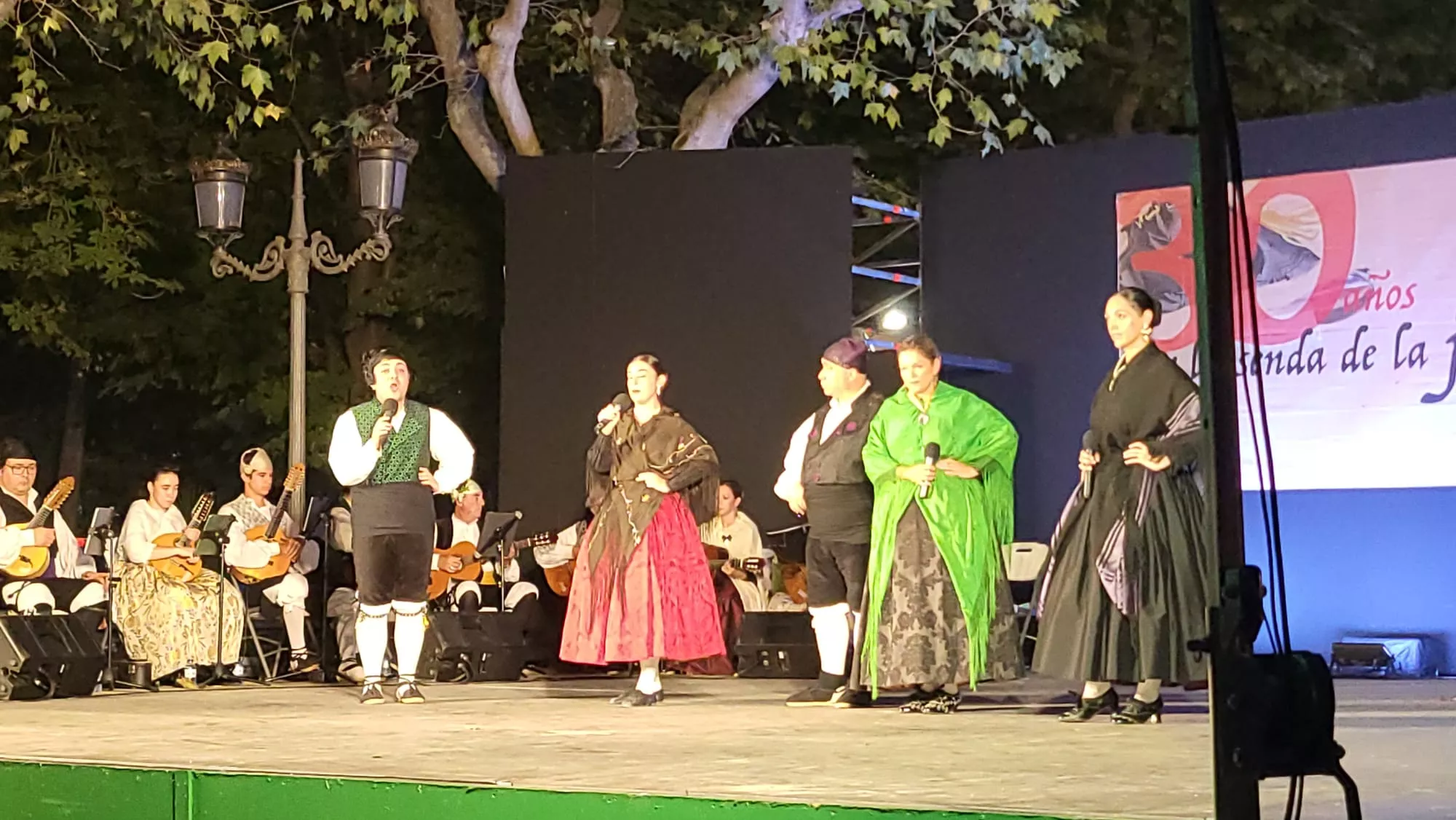  Elenco en el Parque Miguel Servet