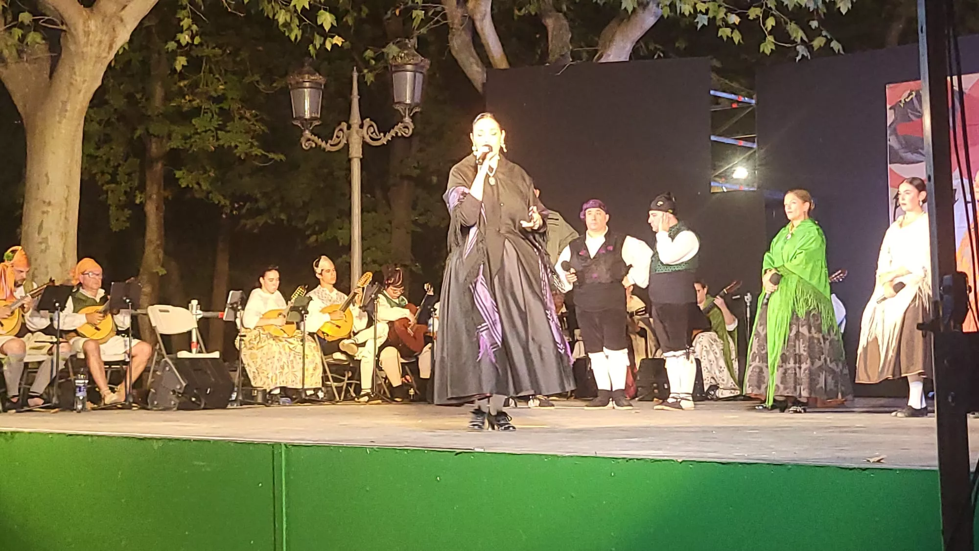  Elenco en el Parque Miguel Servet