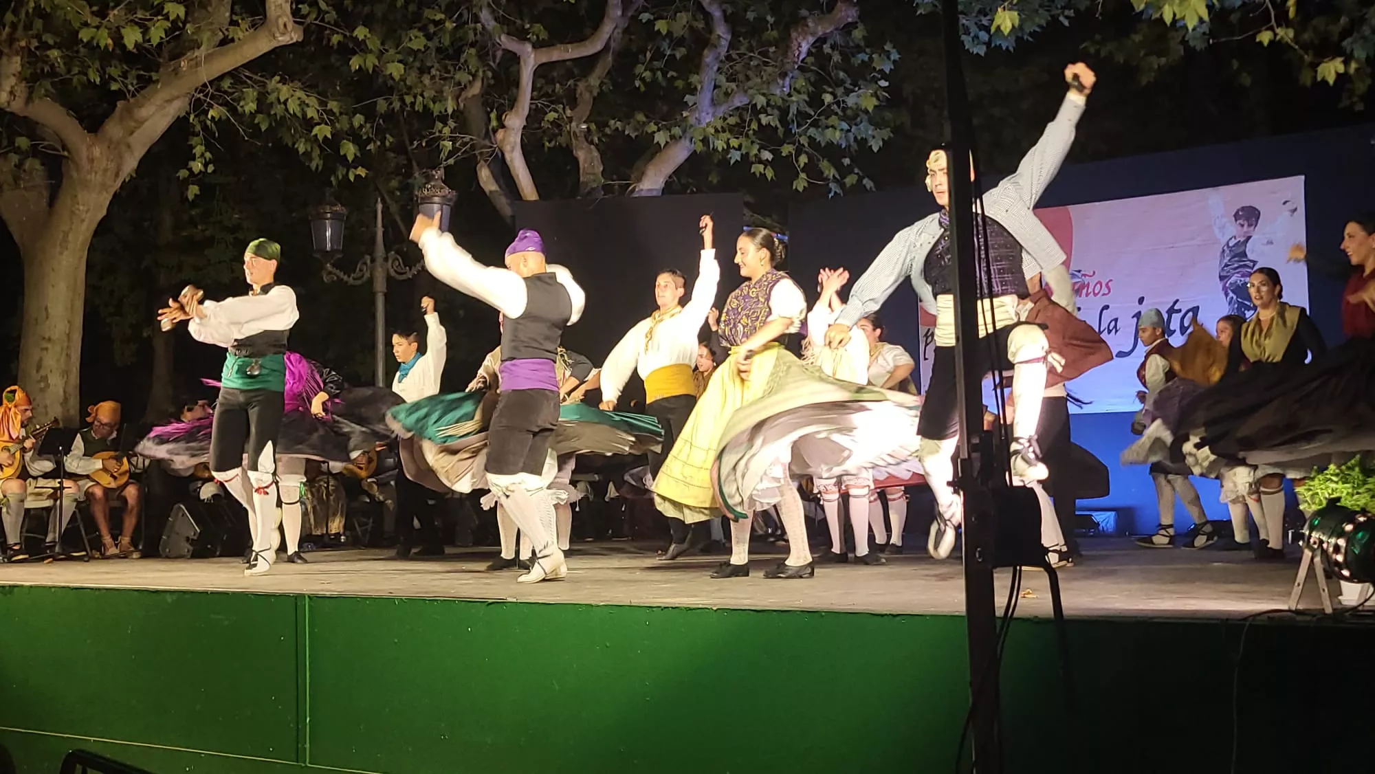  Elenco en el Parque Miguel Servet