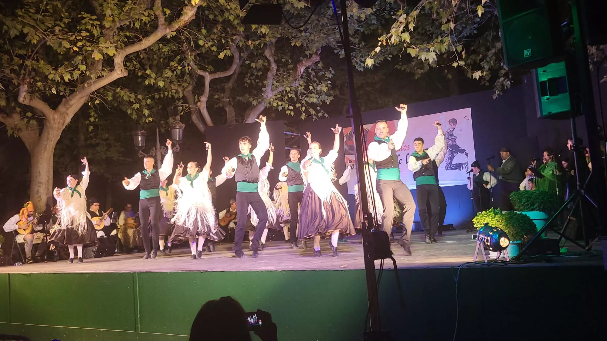  Elenco en el Parque Miguel Servet