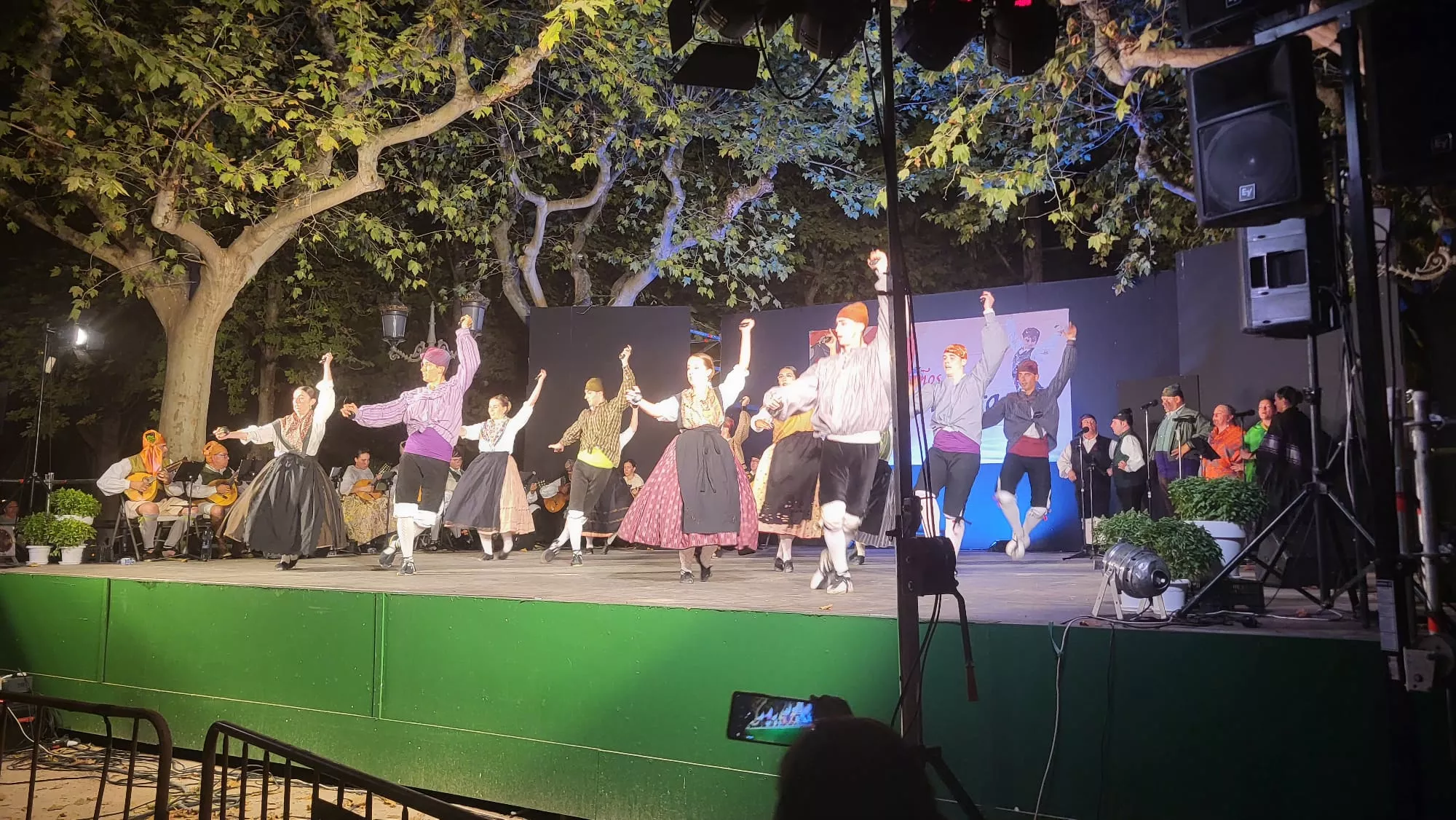  Elenco en el Parque Miguel Servet