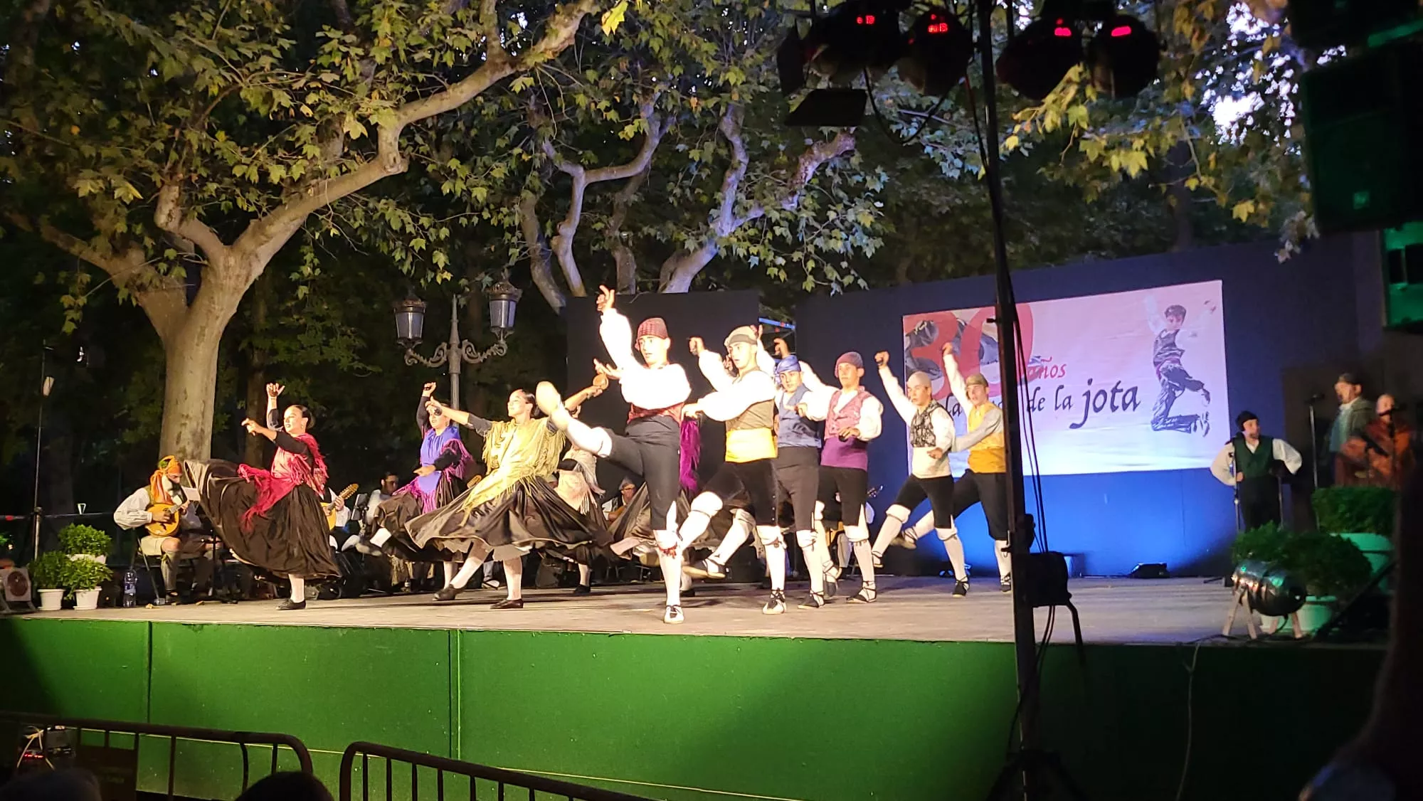  Elenco en el Parque Miguel Servet