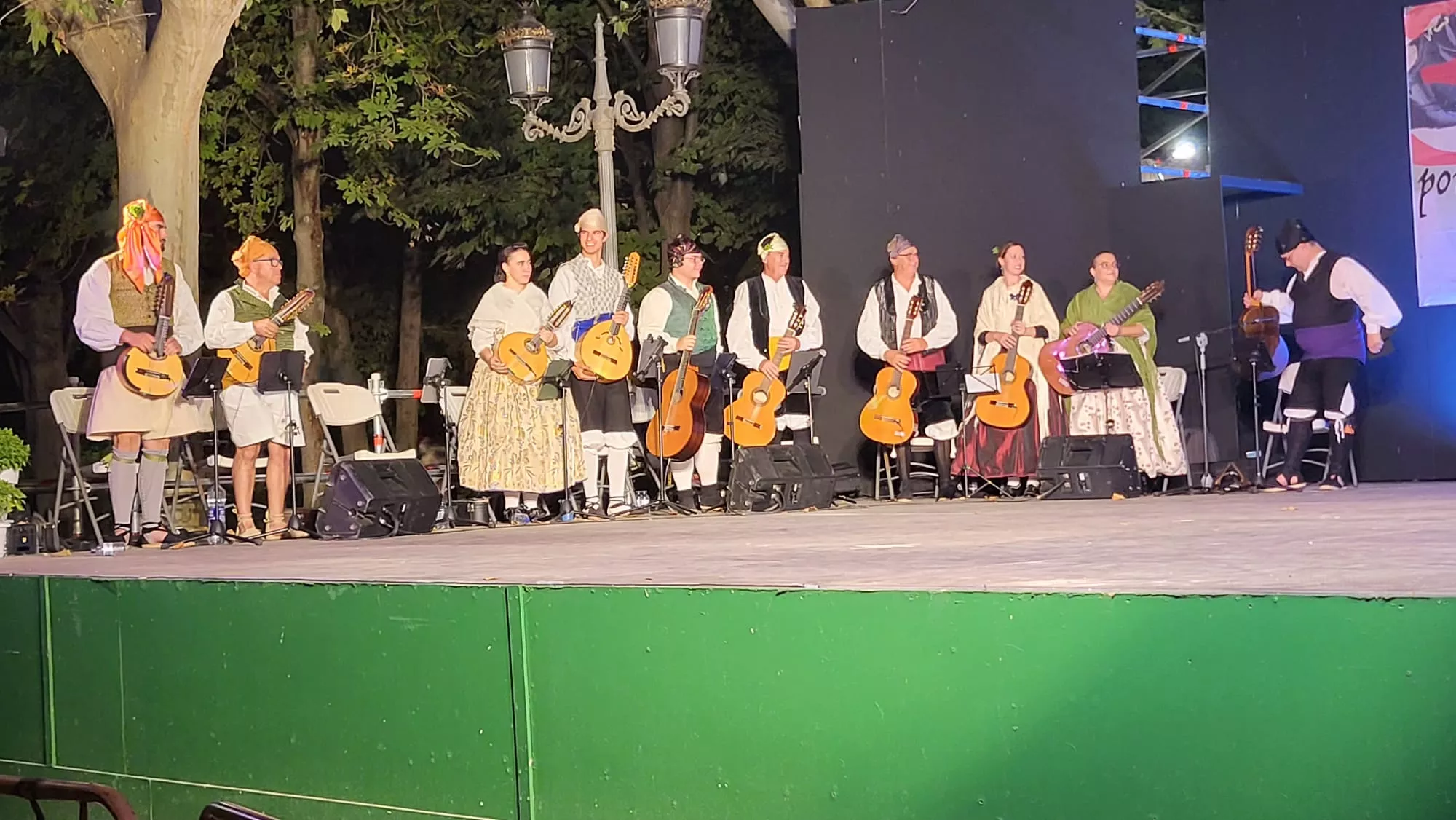  Elenco en el Parque Miguel Servet