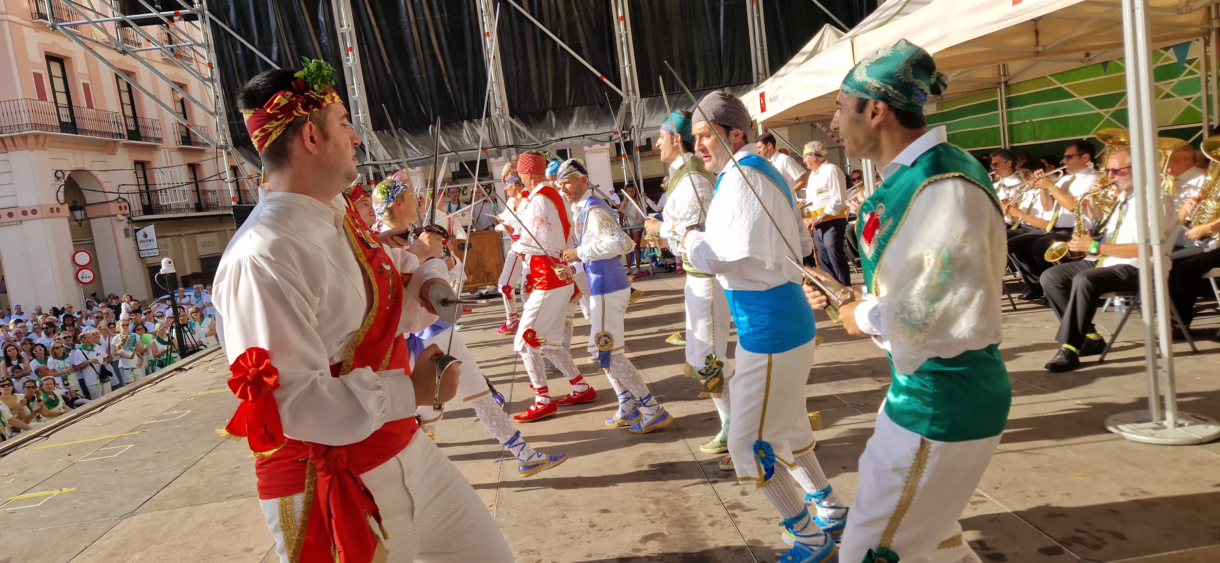 Danzantes en la Fiesta del Mercado. Foto Myriam Martínez 