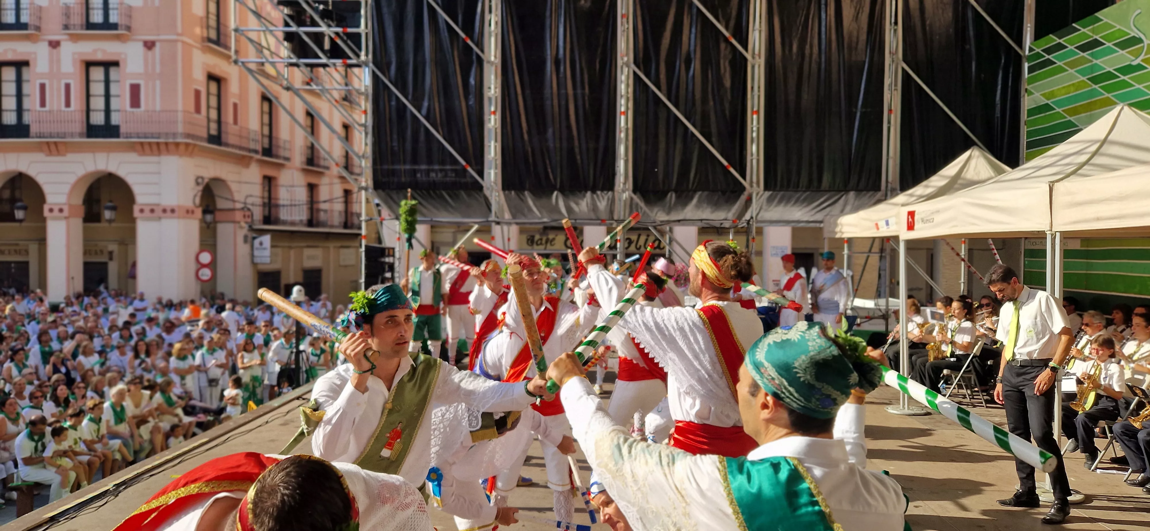 Danzantes en la Fiesta del Mercado. Foto Myriam Martínez 