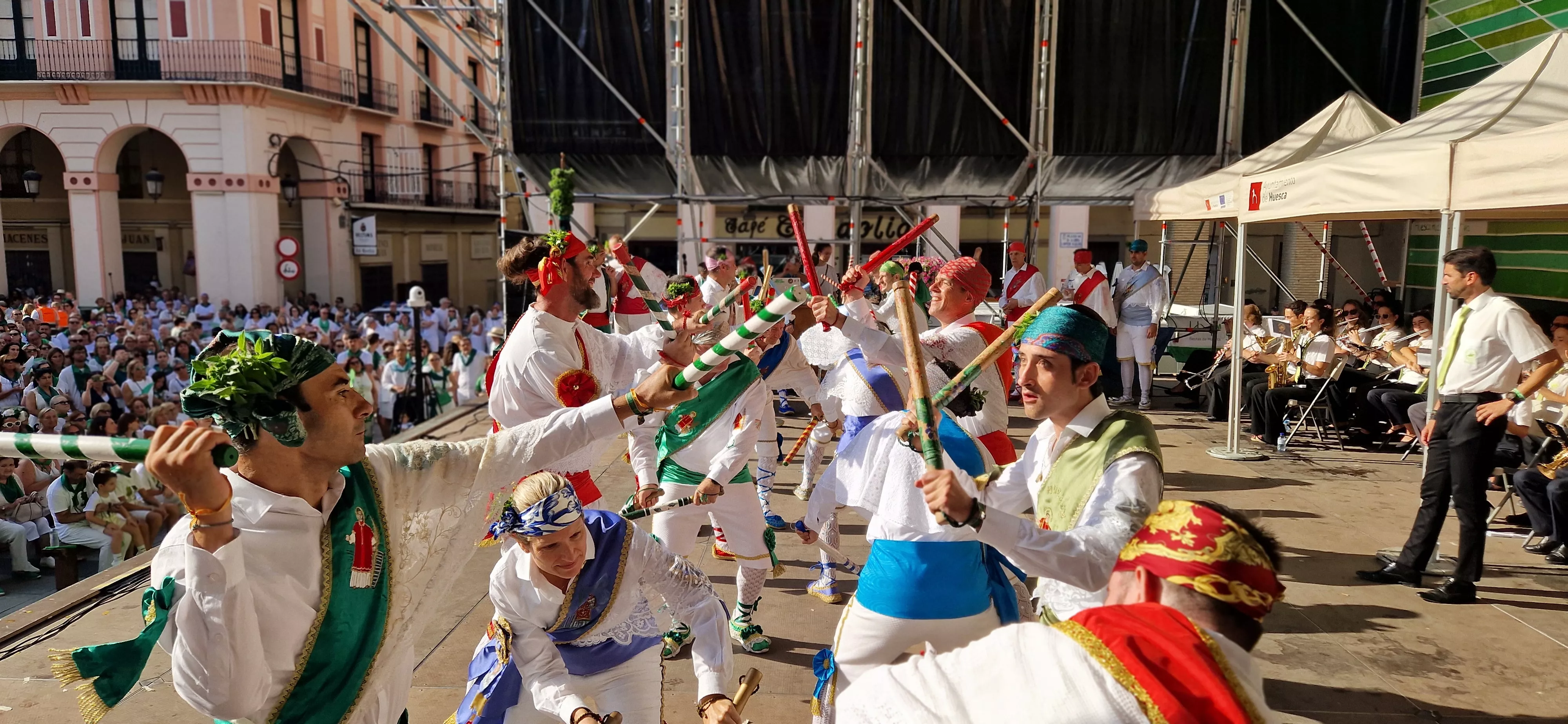 Danzantes en la Fiesta del Mercado. Foto Myriam Martínez