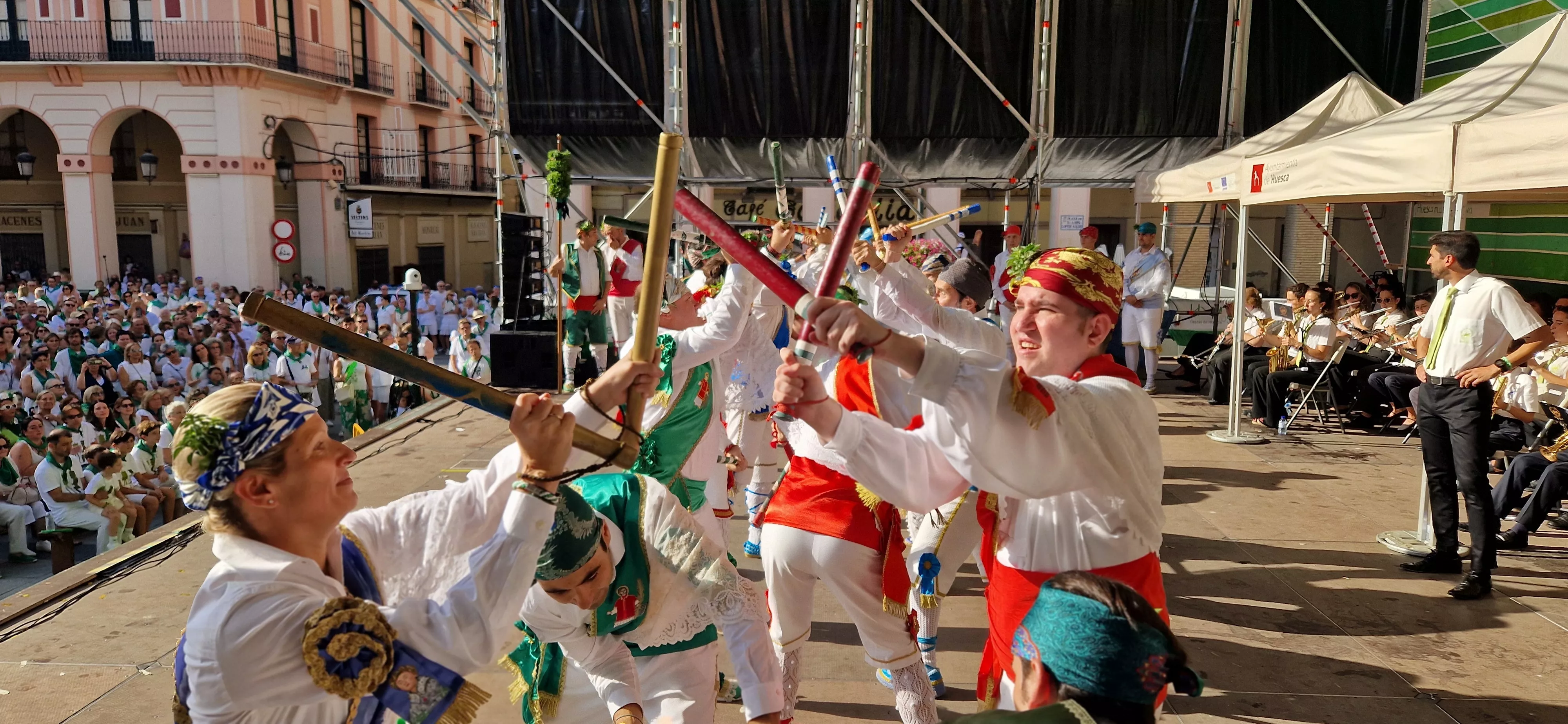 Danzantes en la Fiesta del Mercado. Foto Myriam Martínez
