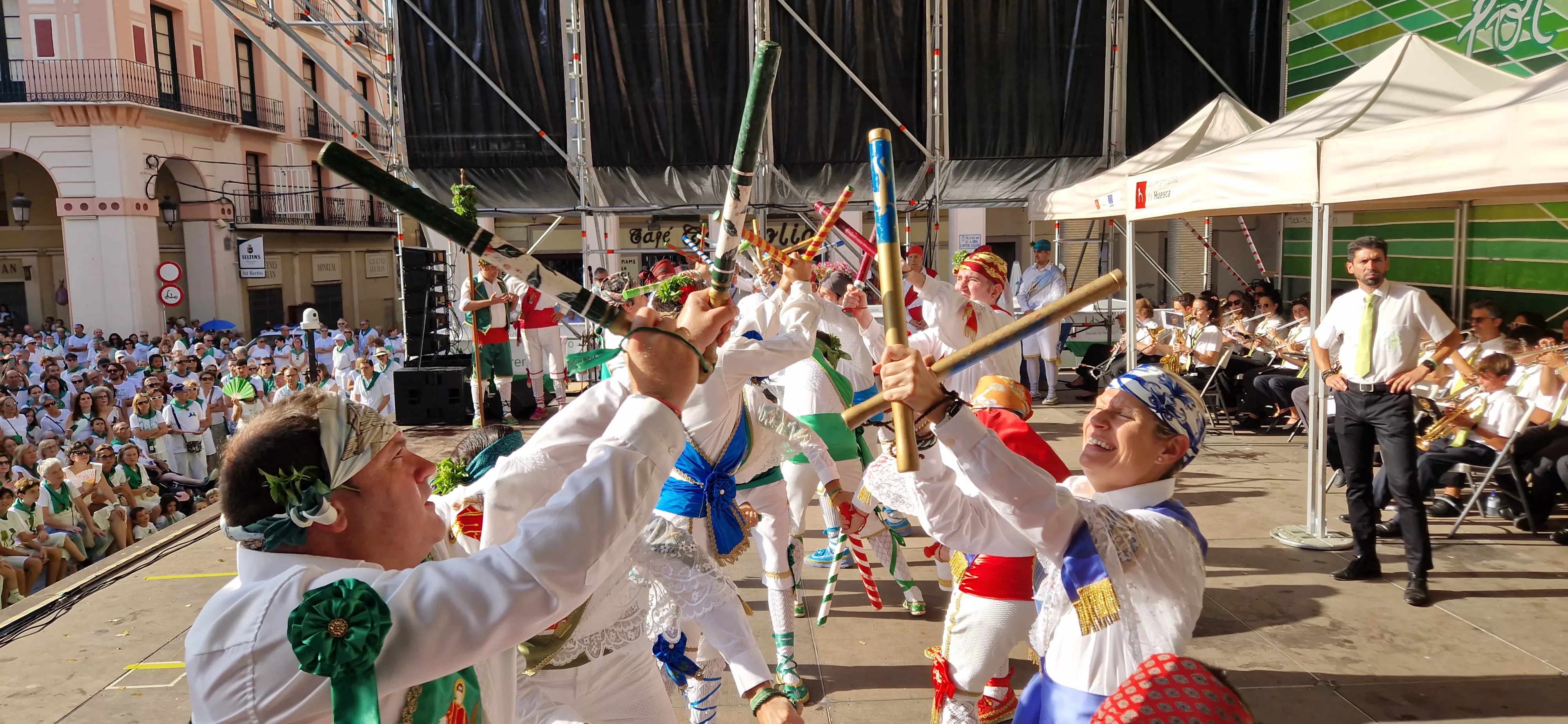 Danzantes en la Fiesta del Mercado. Foto Myriam Martínez 
