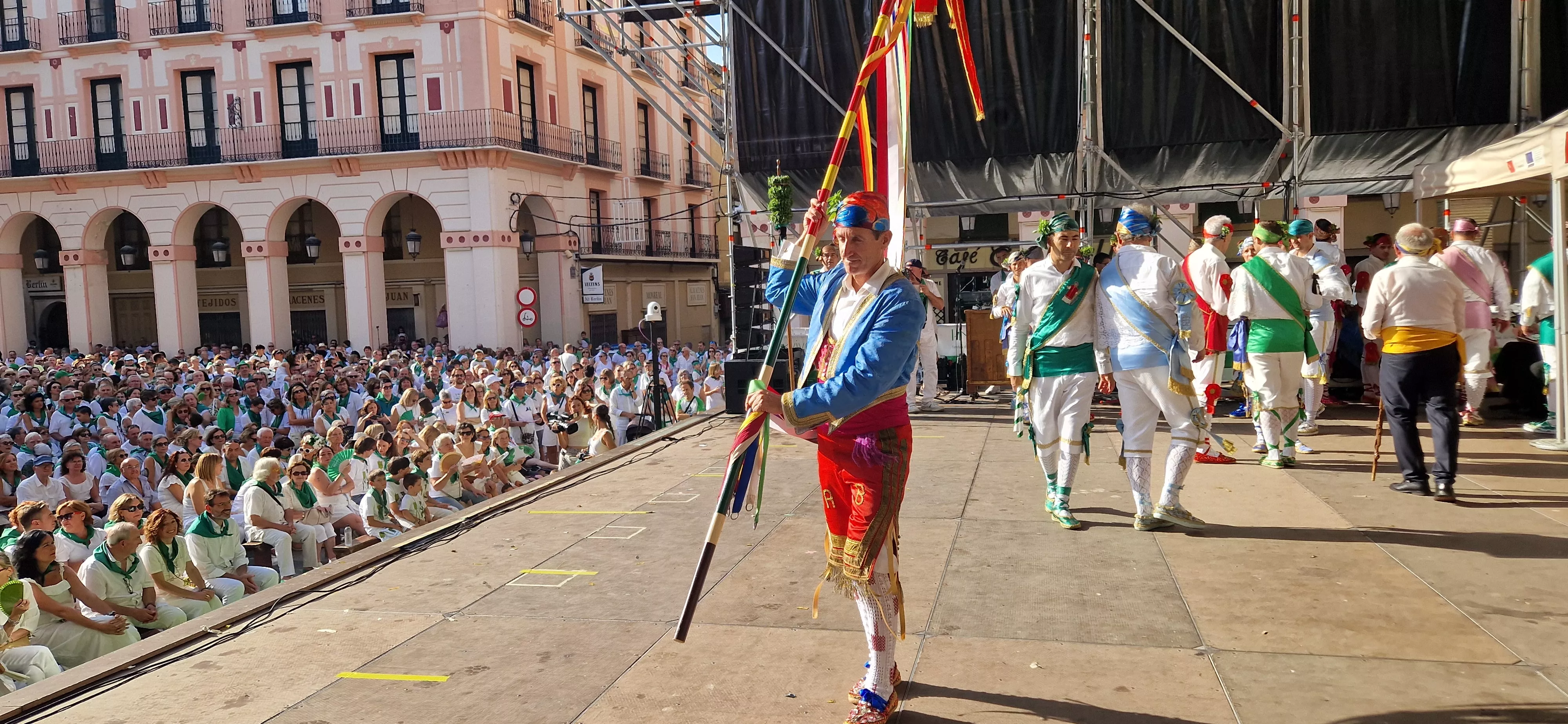 Danzantes en la Fiesta del Mercado. Foto Myriam Martínez 