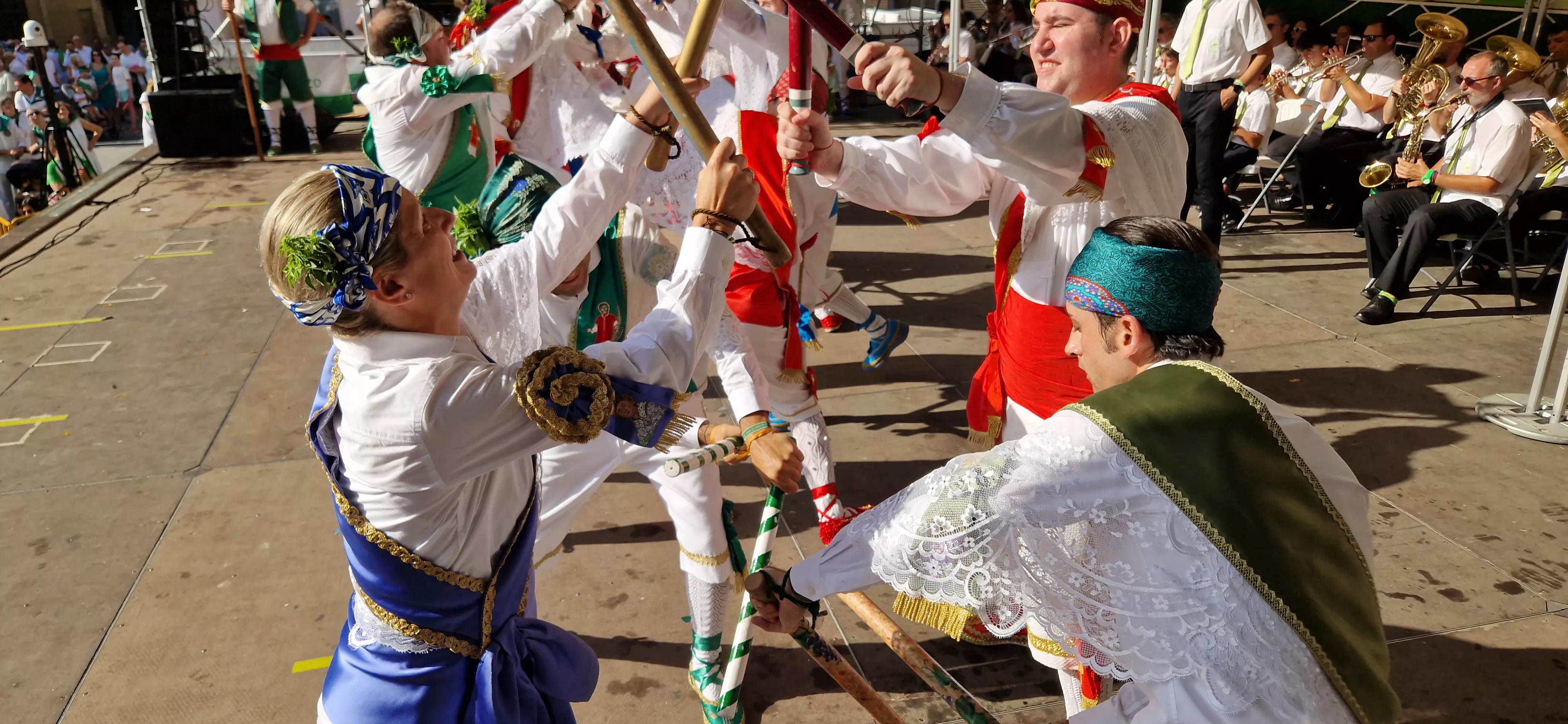 Danzantes en la Fiesta del Mercado. Foto Myriam Martínez 