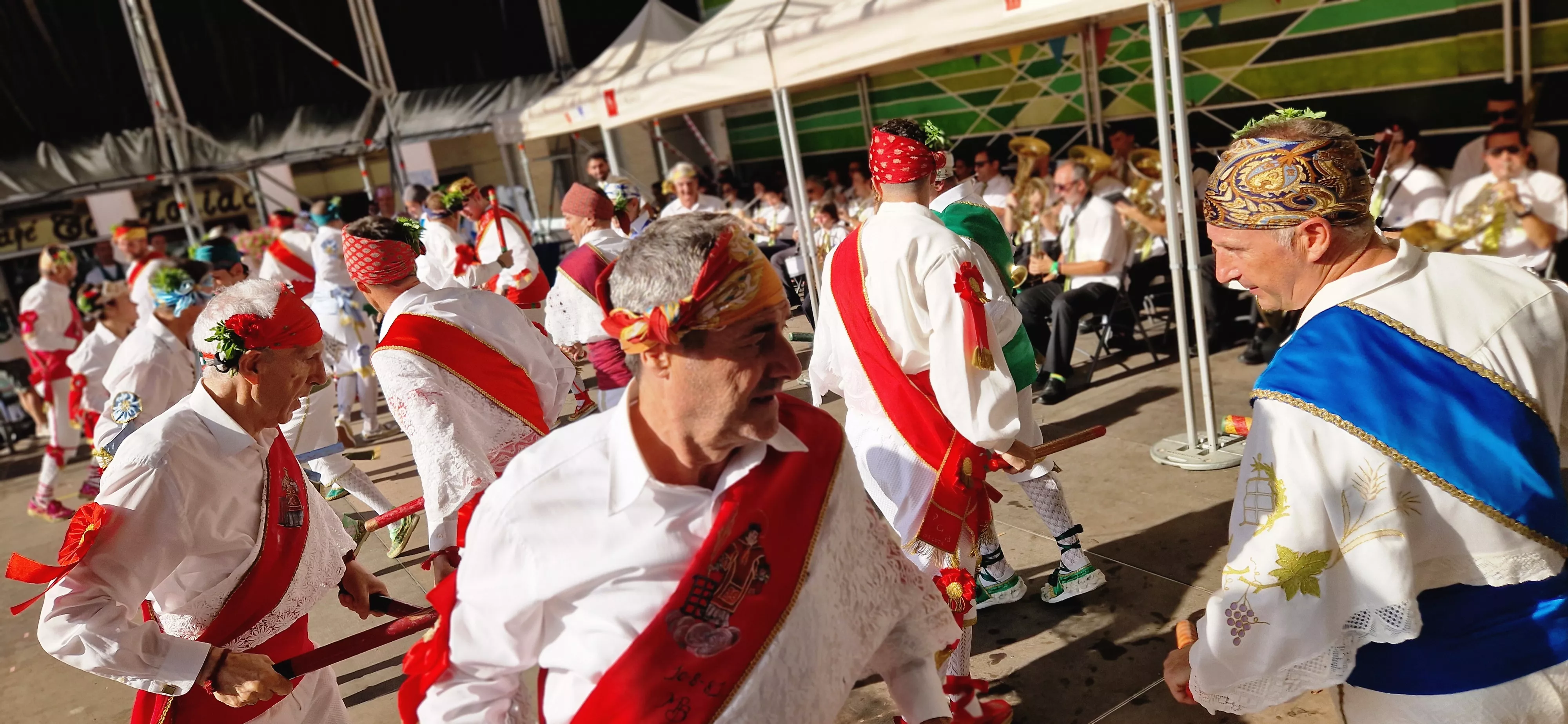 Danzantes en la Fiesta del Mercado. Foto Myriam Martínez 