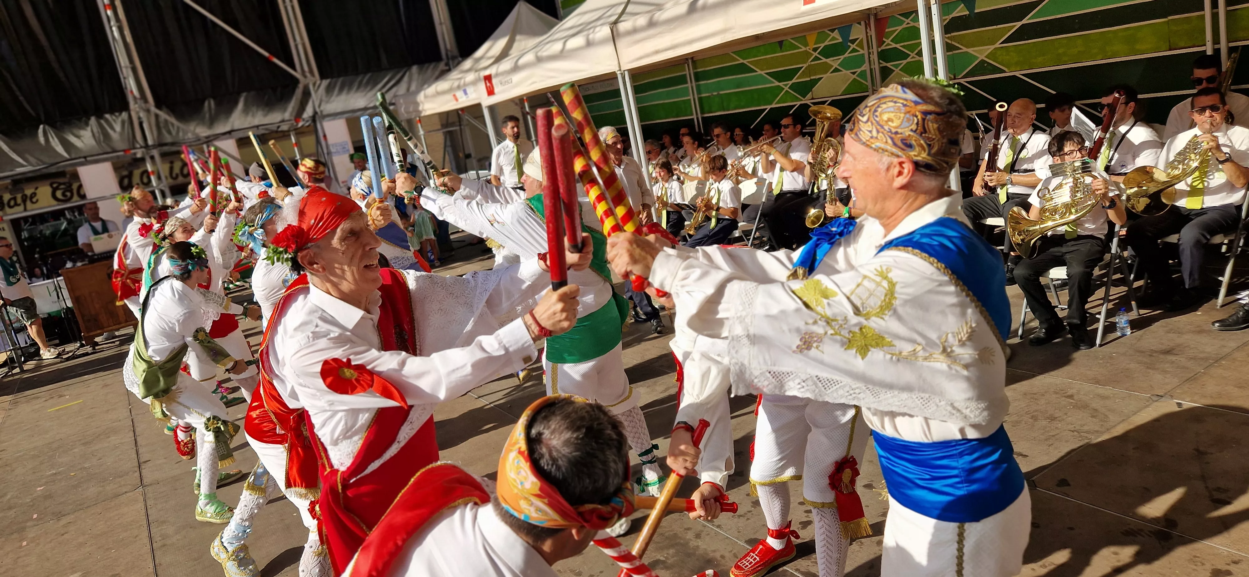 Danzantes en la Fiesta del Mercado. Foto Myriam Martínez 