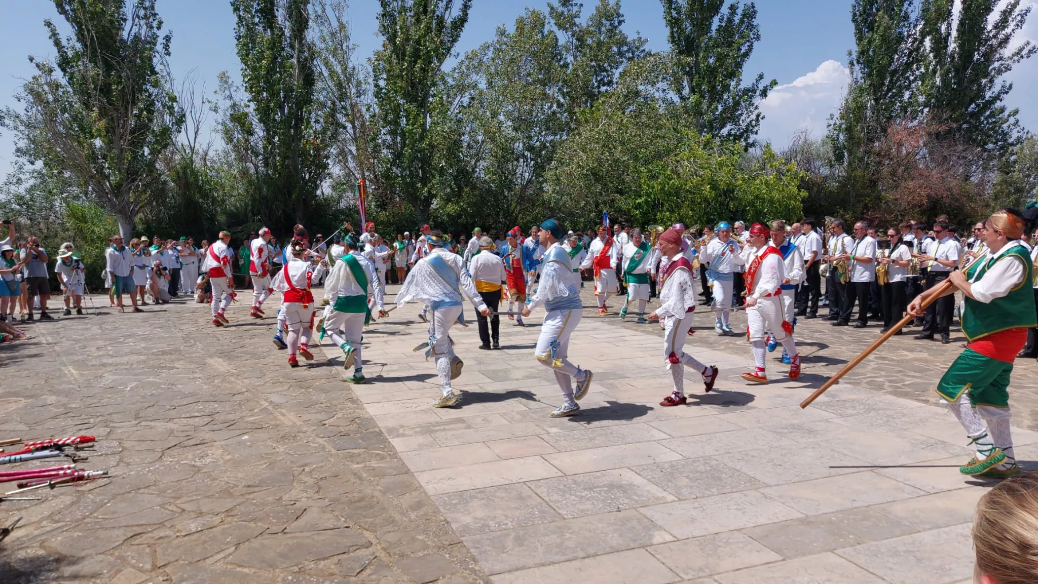 Histórica actuación de los Danzantes en el Santuario de Loreto
