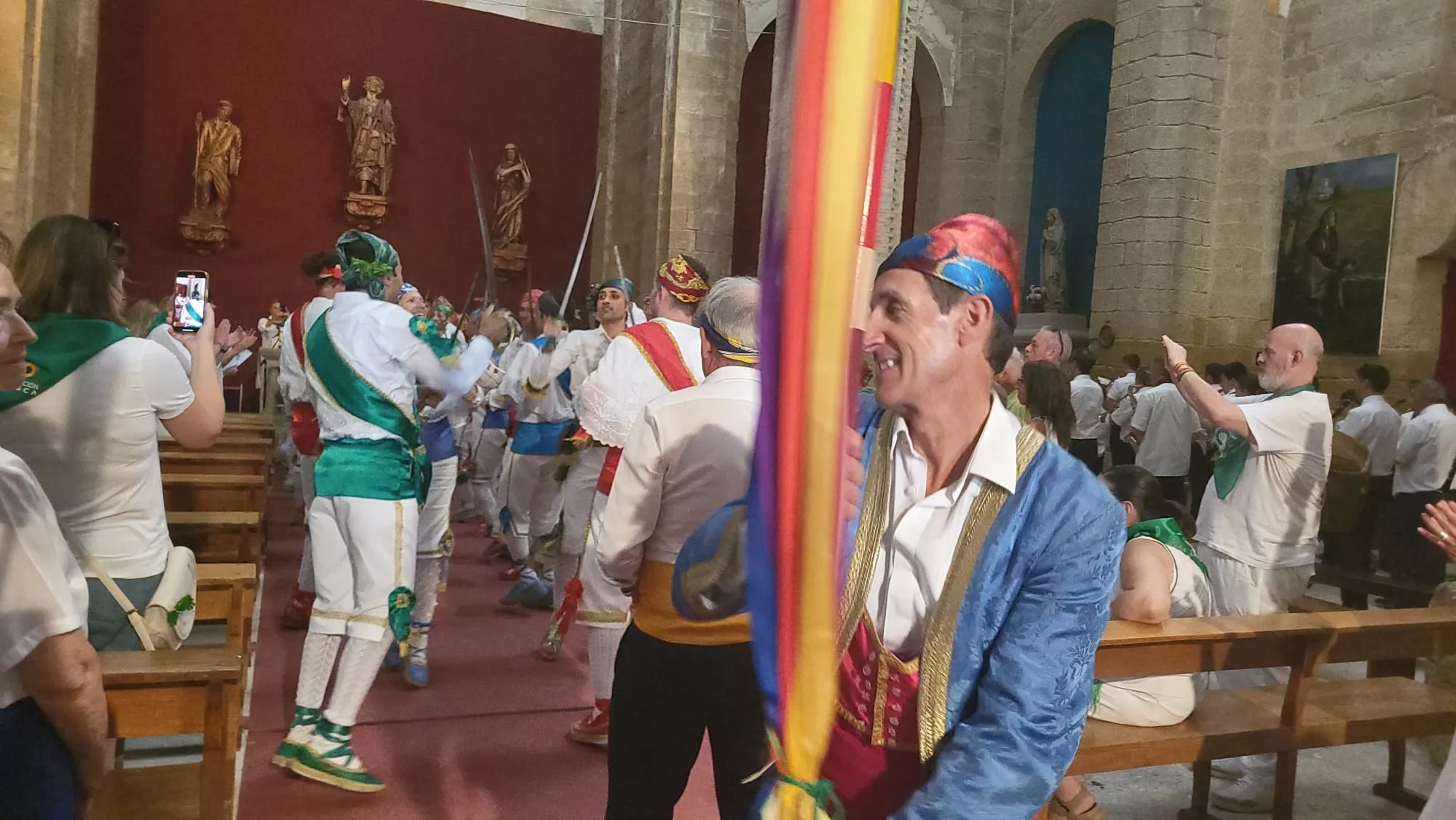 Histórica actuación de los Danzantes en el Santuario de Loreto